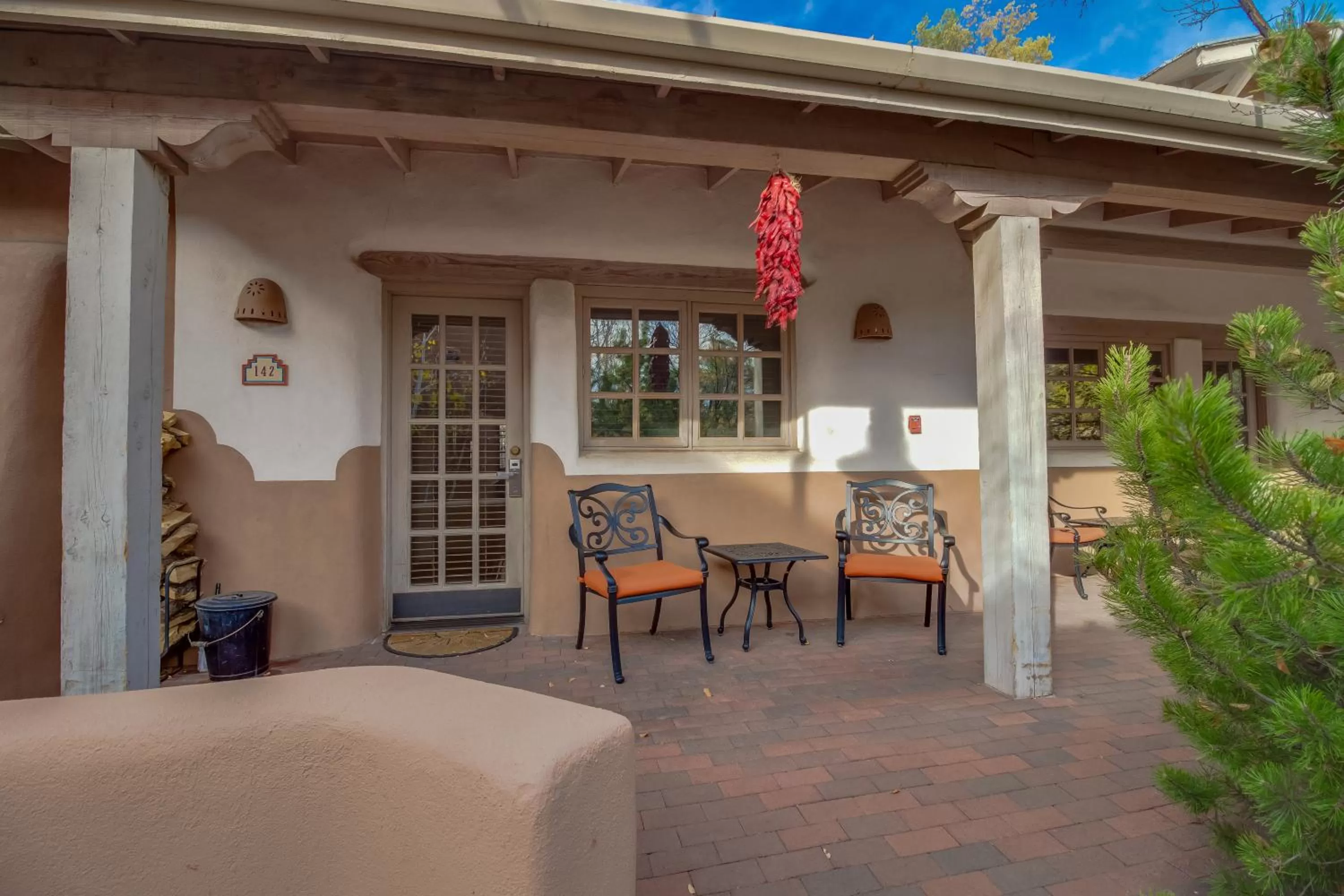 One-Bedroom Suite in Inn on the Alameda