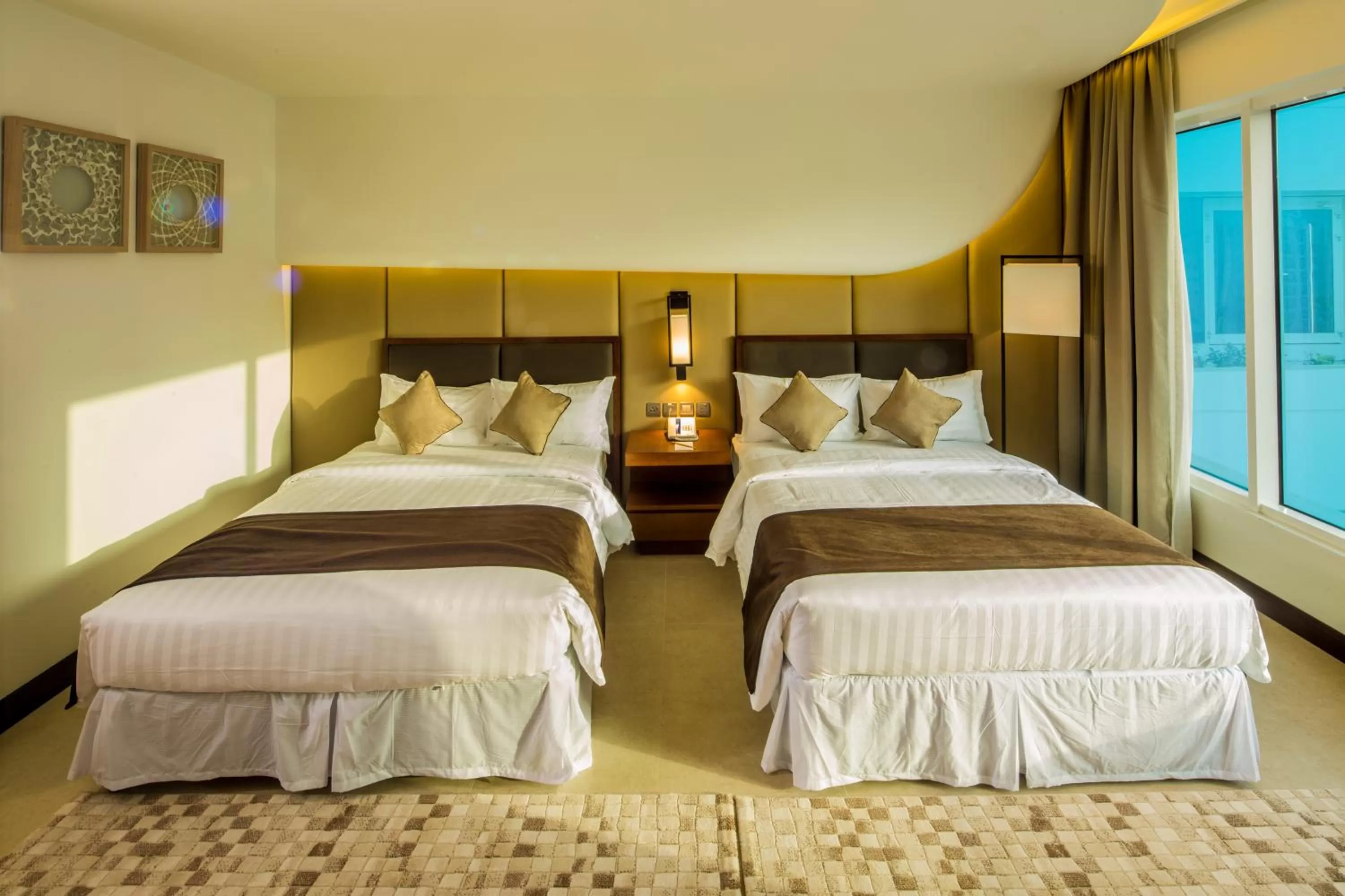 Deluxe Twin Room in Arch Hotel