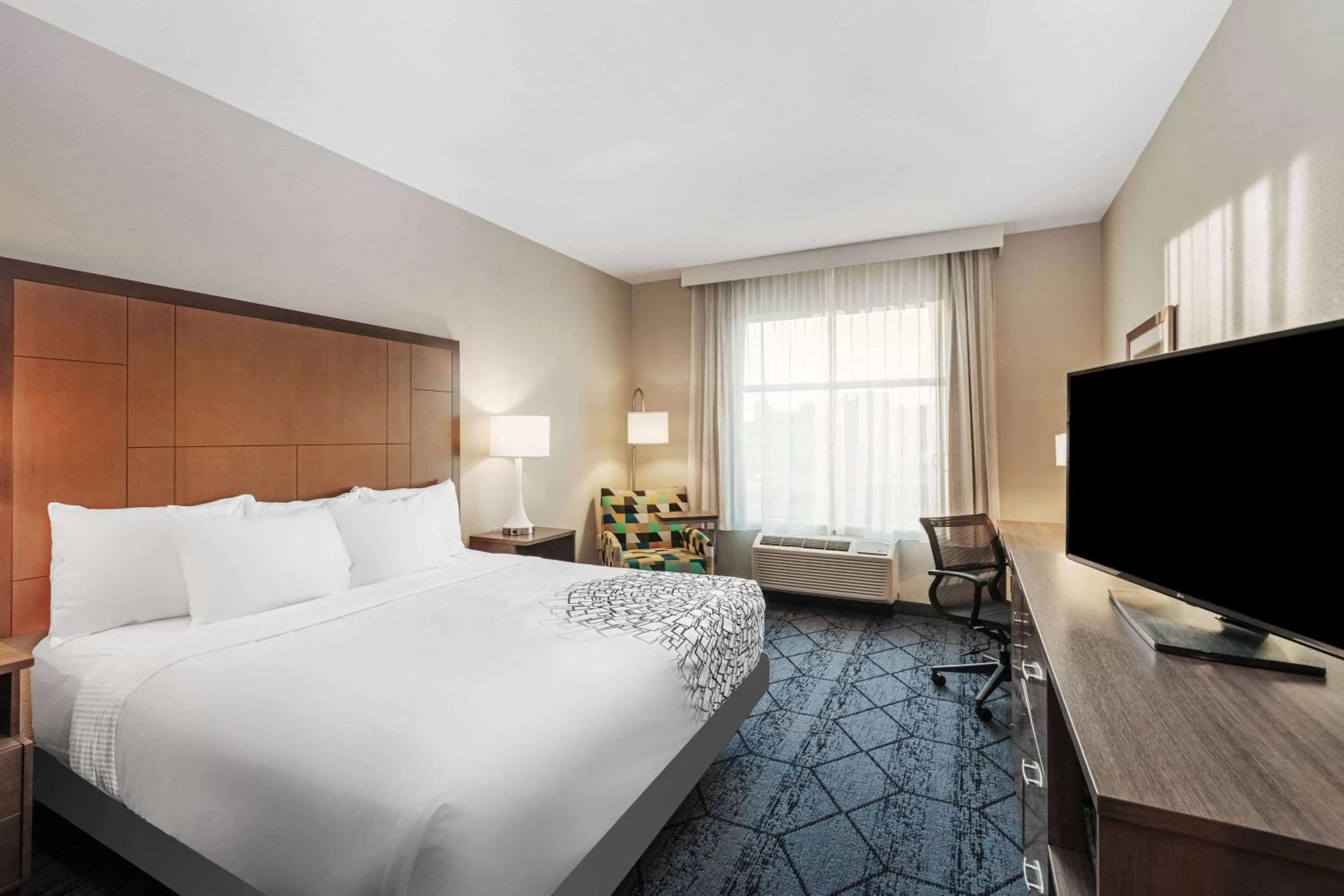 King Studio Suite with City View - Non-Smoking in La Quinta Inn & Suites by Wyndham Kansas City Beacon Hill