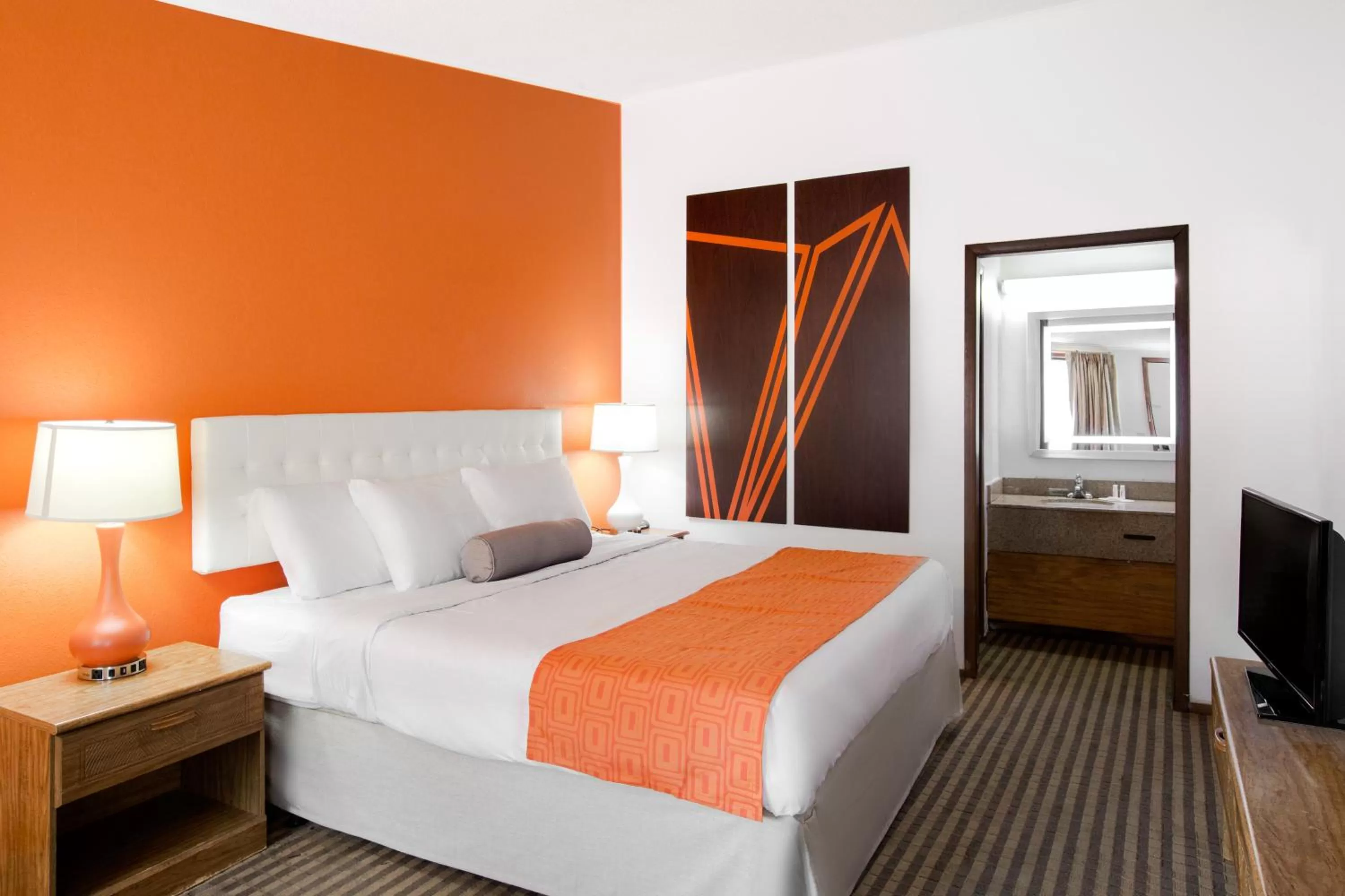 King Room - Non-Smoking in Howard Johnson by Wyndham Wilmington