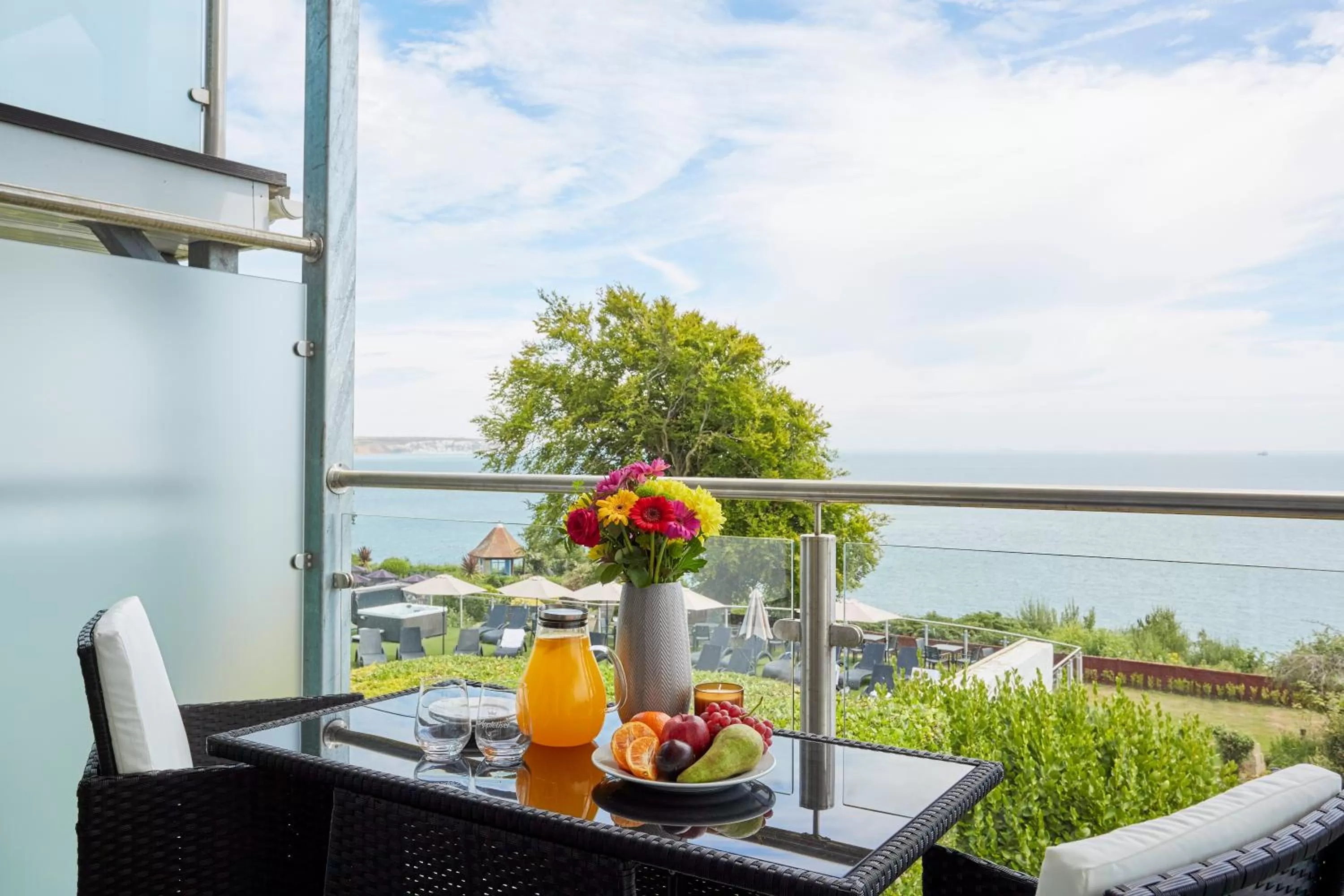 Twin Room with Sea View in Luccombe Hall Hotel
