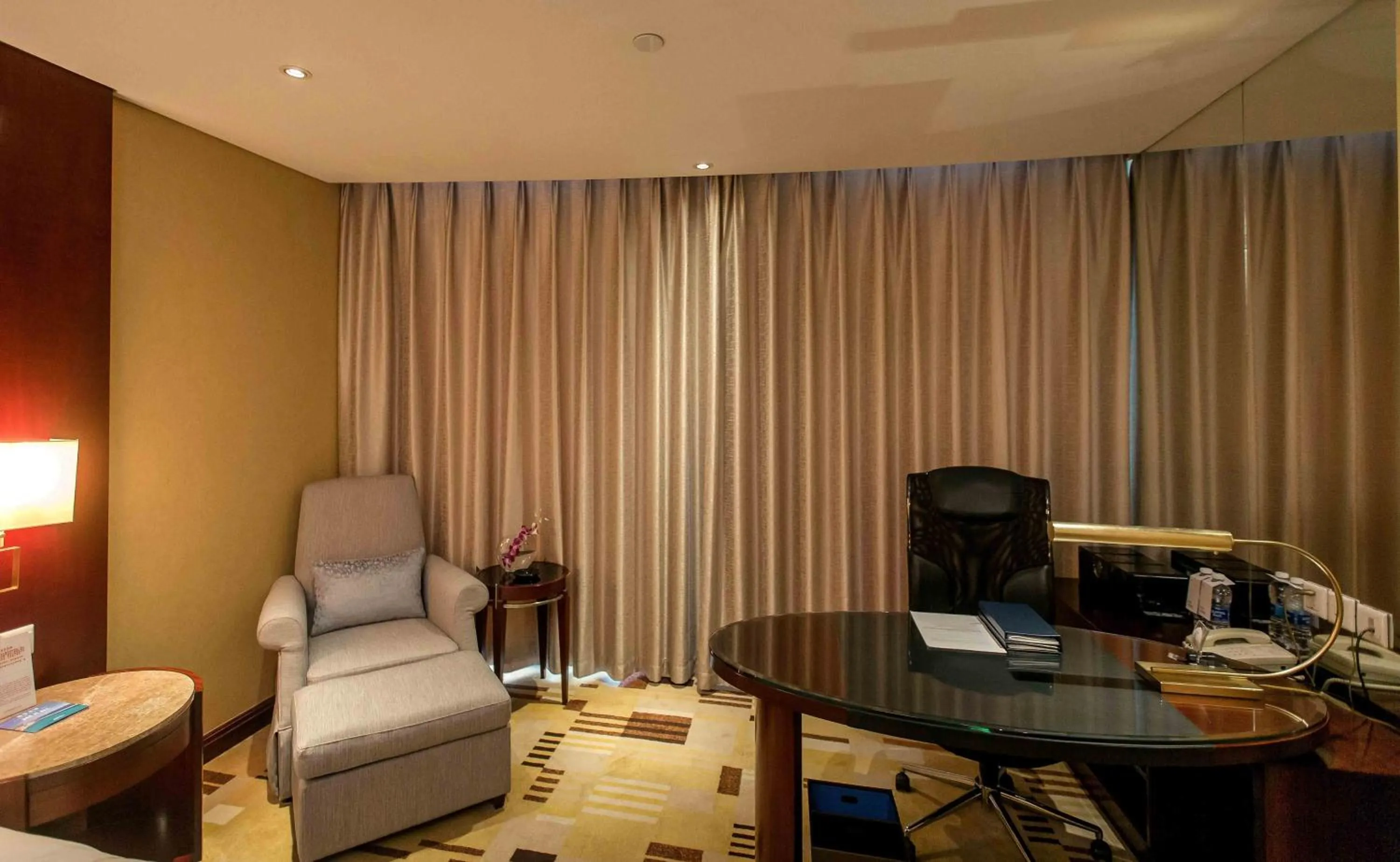 Deluxe King, Guest room, 1 King, City view in Sheraton Guiyang Hotel