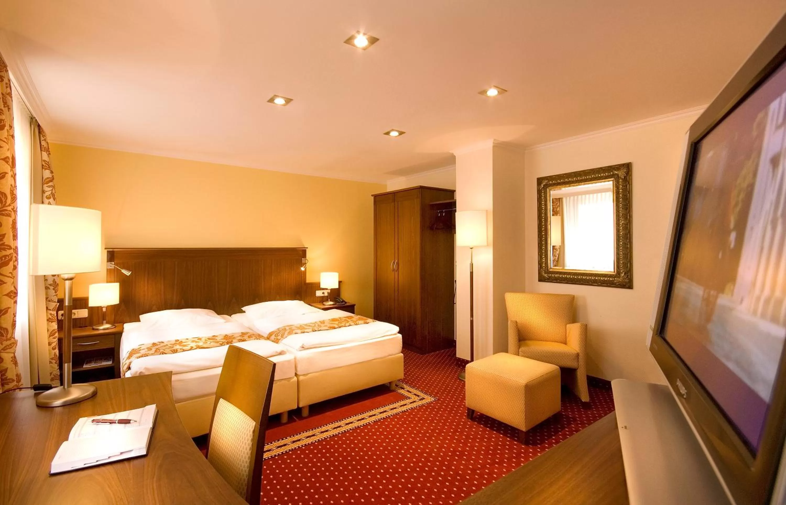 Comfort Double Room facing Courtyard in Europäischer Hof