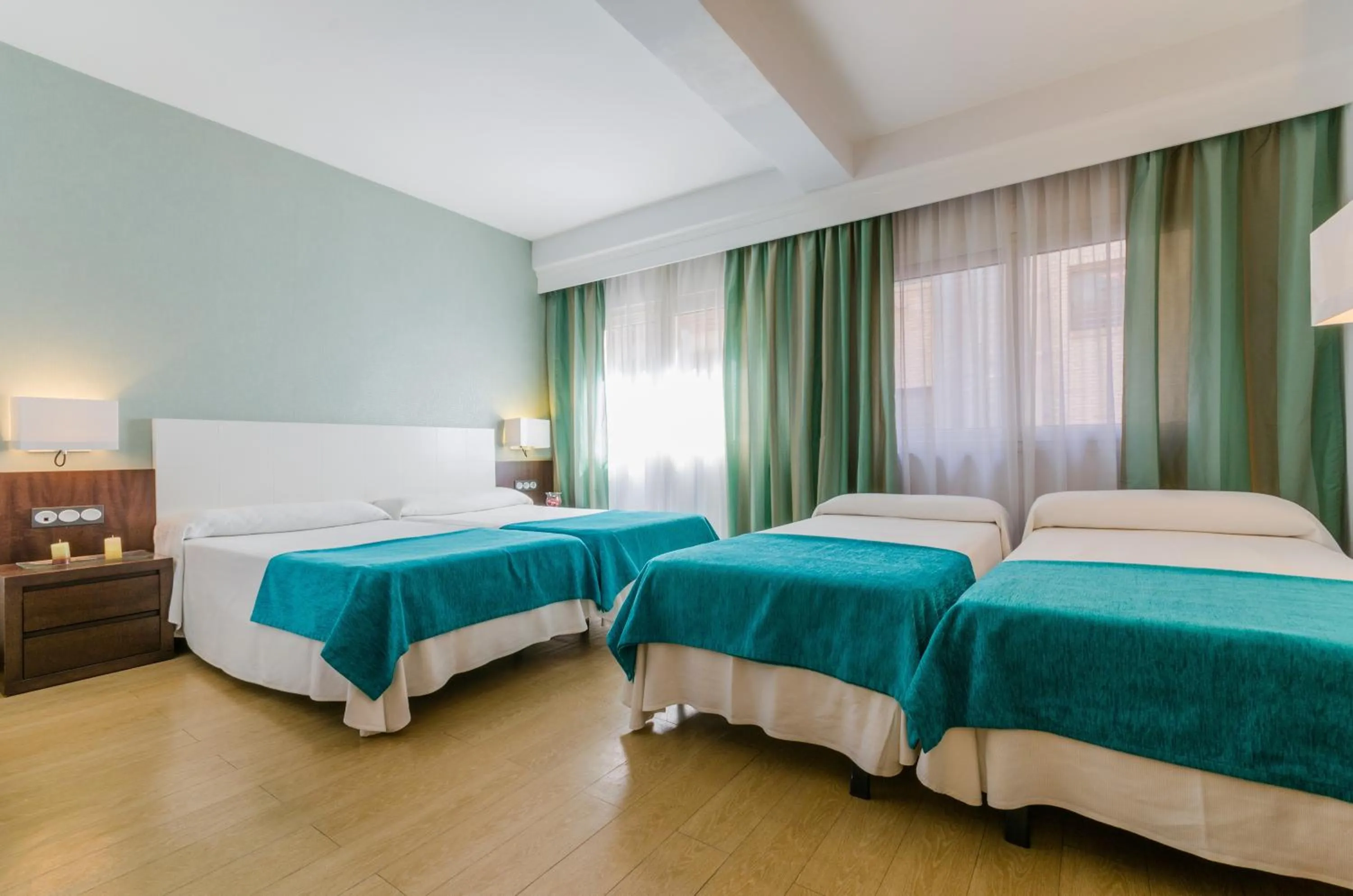 Double Room with 2 Extra Beds in Don Juan