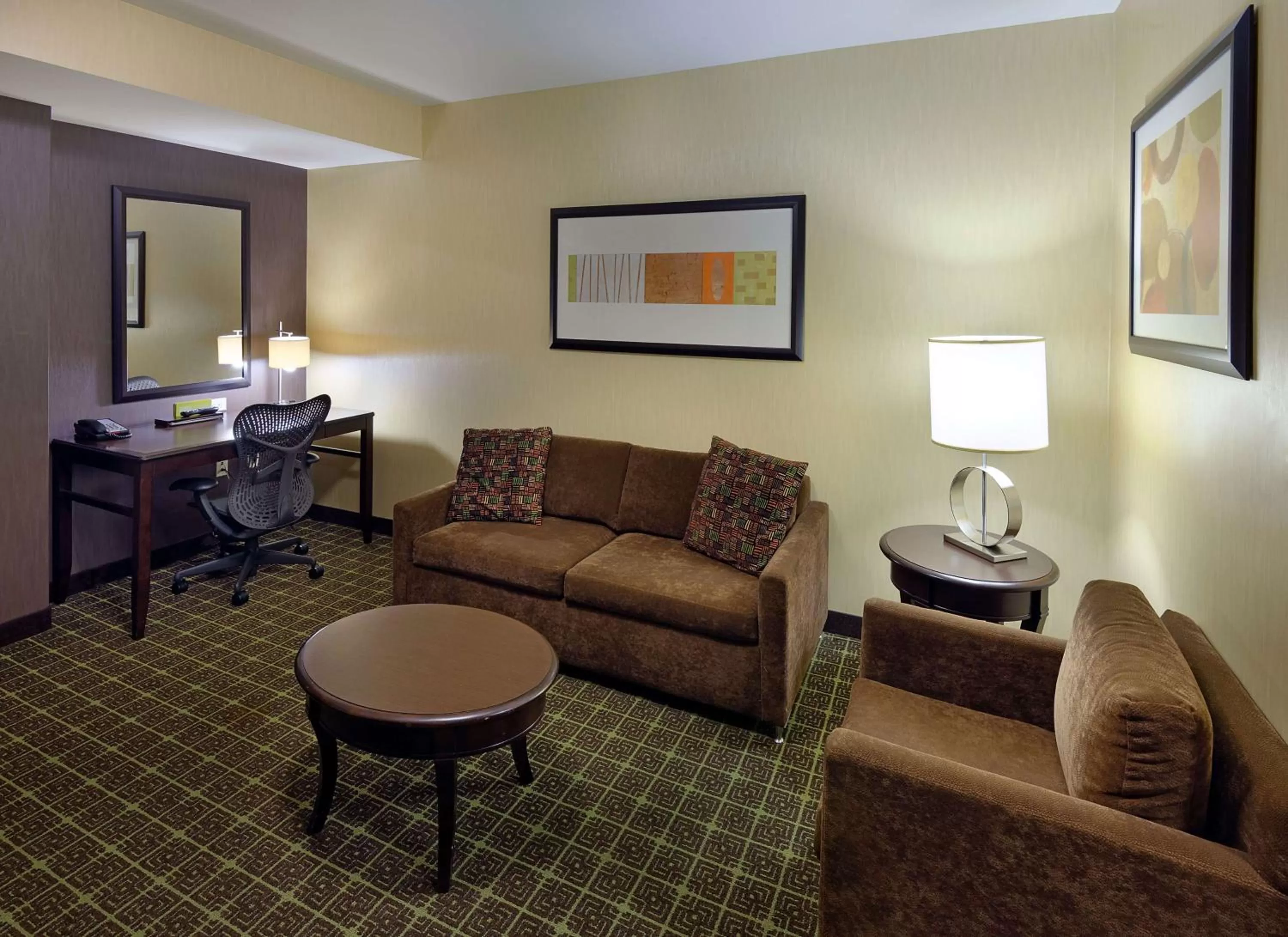 One-Bedroom King Suite in Hilton Garden Inn Springfield, MO
