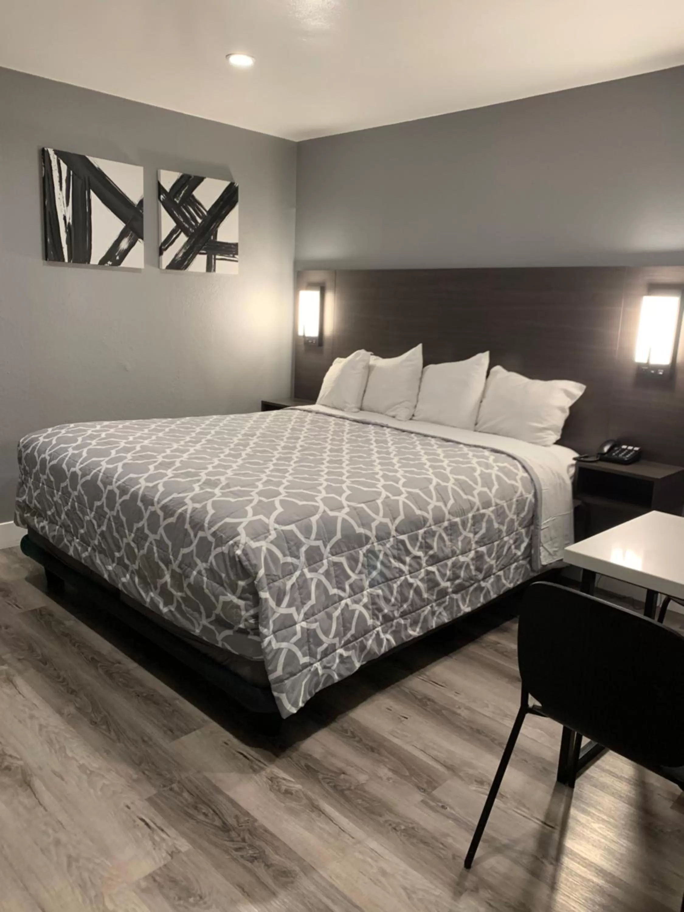 Standard King Room - Non-Smoking  in Sakura Inn