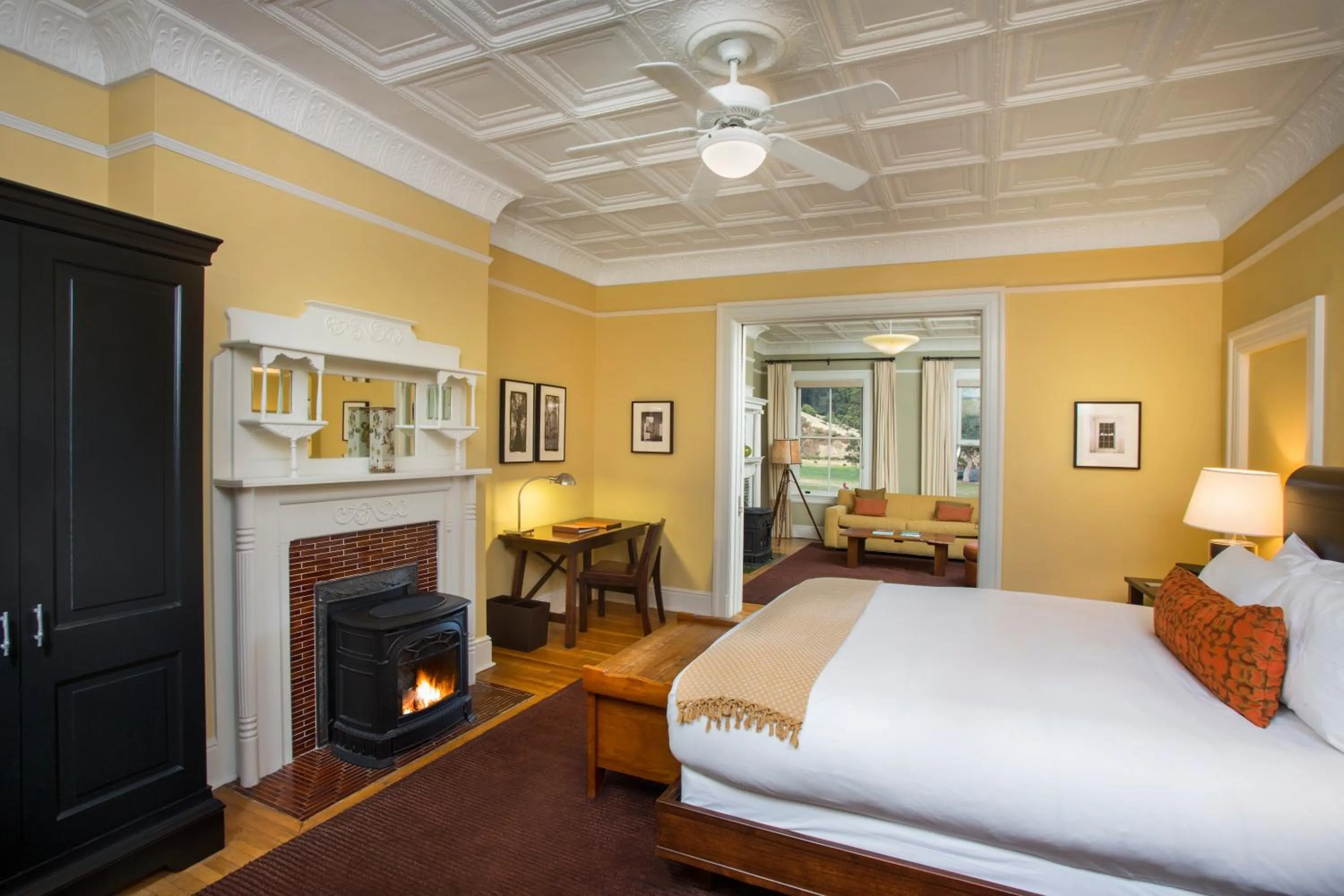 Historic King Suite with City View in Cavallo Point