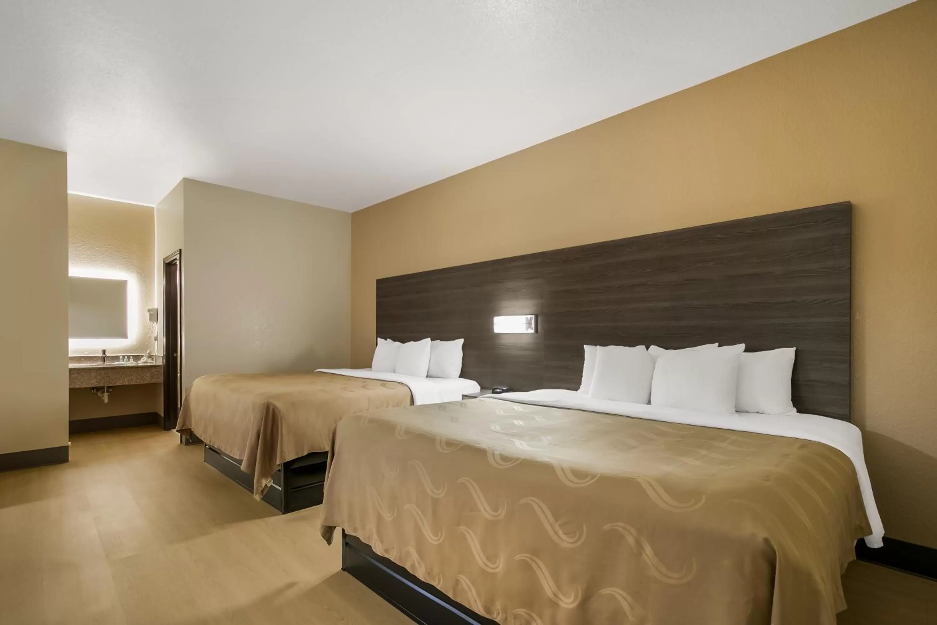 Family King Suite - Non-Smoking in Quality Inn Commerce at I-85