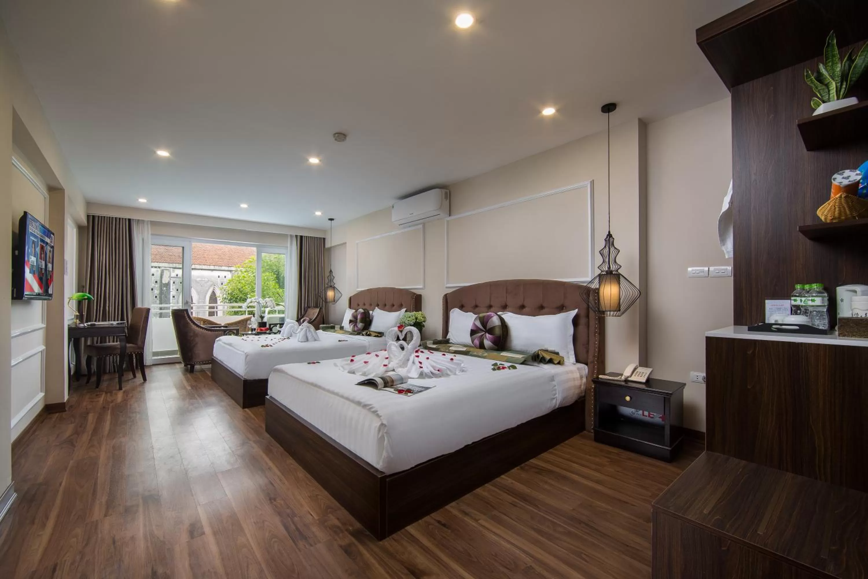 Family Junior Suite in Splendid Pearlight Hanoi