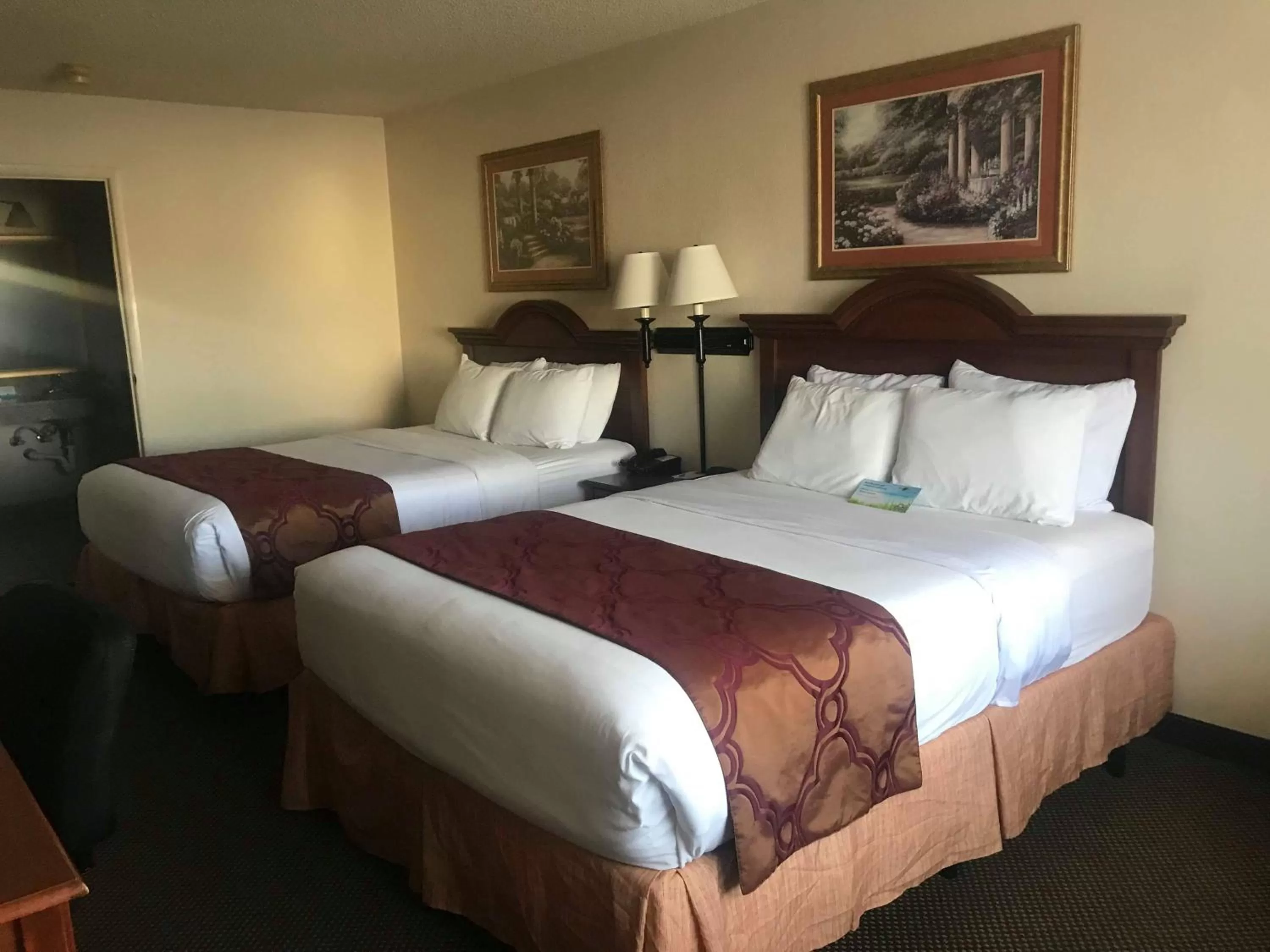 Queen Room with Roll in Shower - Non-Smoking  in Days Inn by Wyndham Abilene