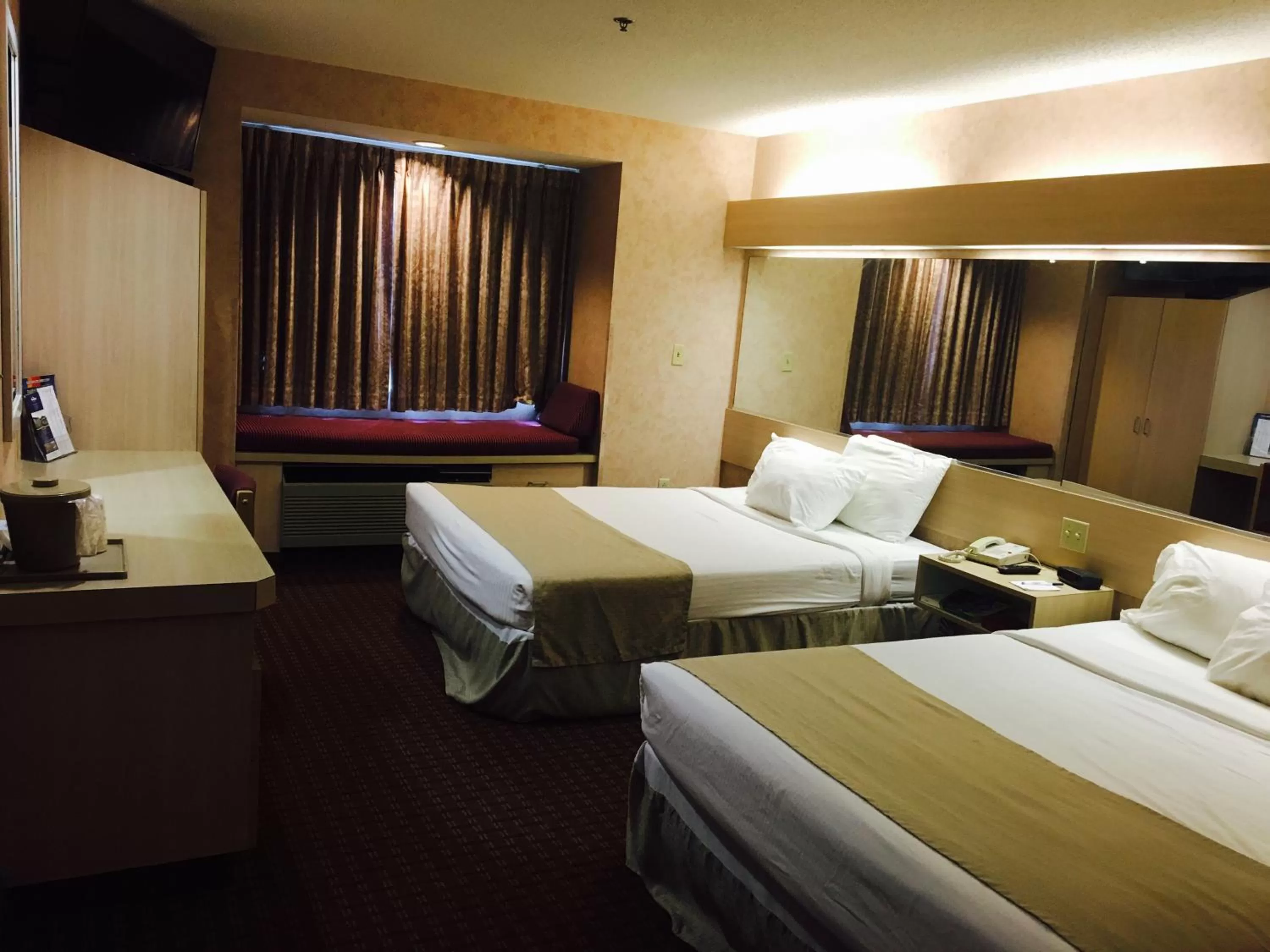 Queen Room with Two Queen Beds - Non-Smoking in Microtel Inn & Suites by Wyndham Syracuse Baldwinsville