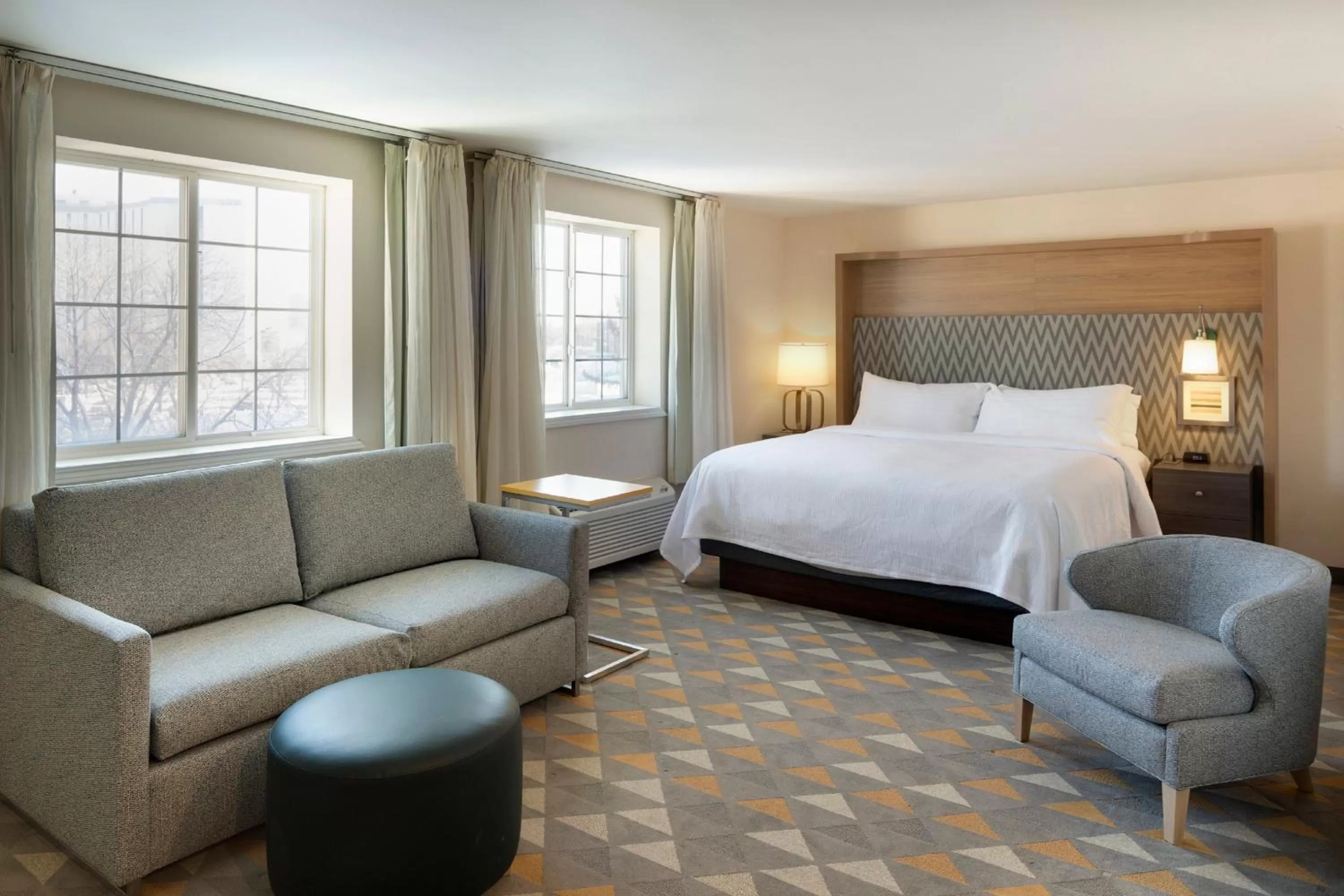 King Suite in Holiday Inn - Bloomington W MSP Airport Area by IHG