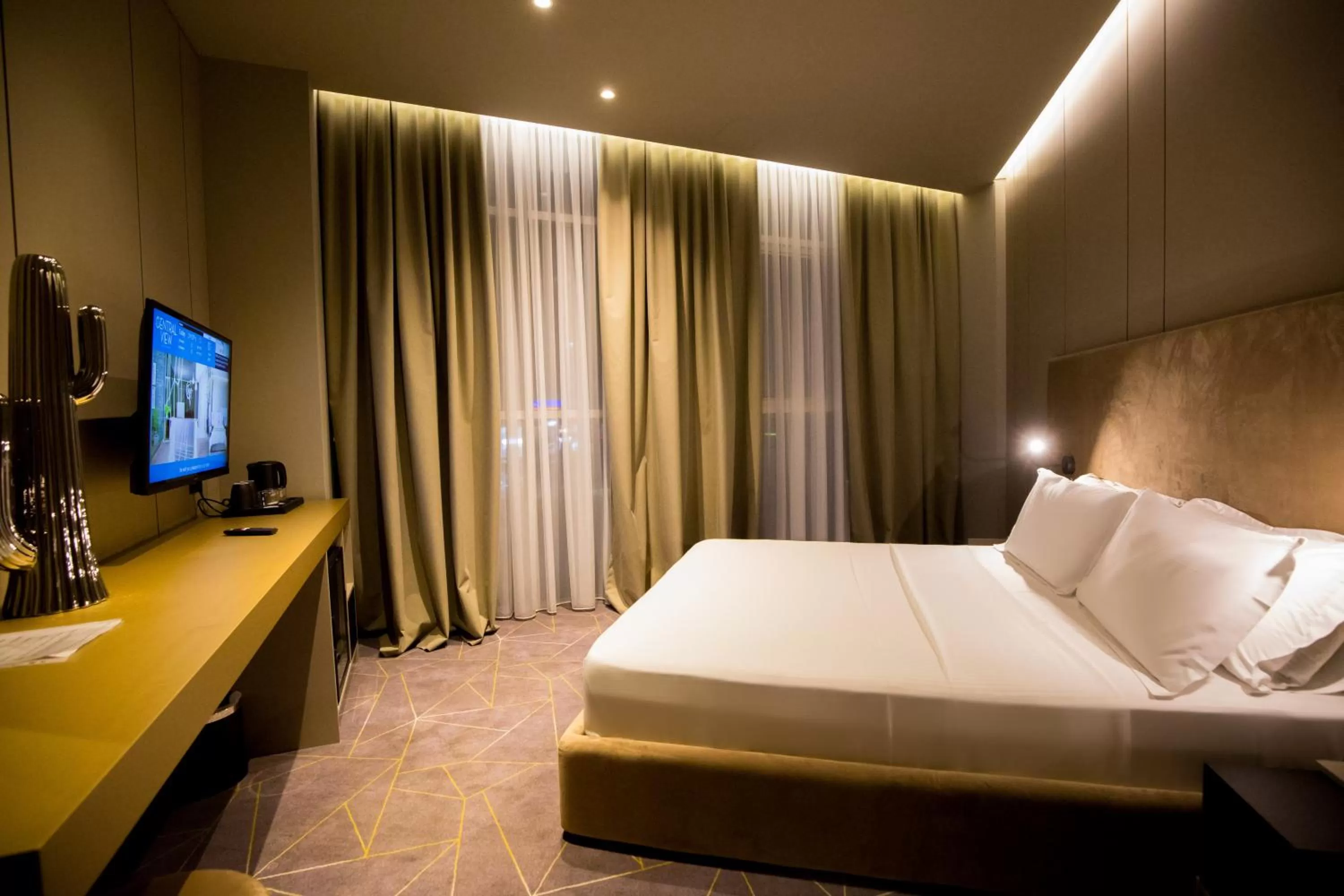 Deluxe Double Room in The Central View Boutique Hotel