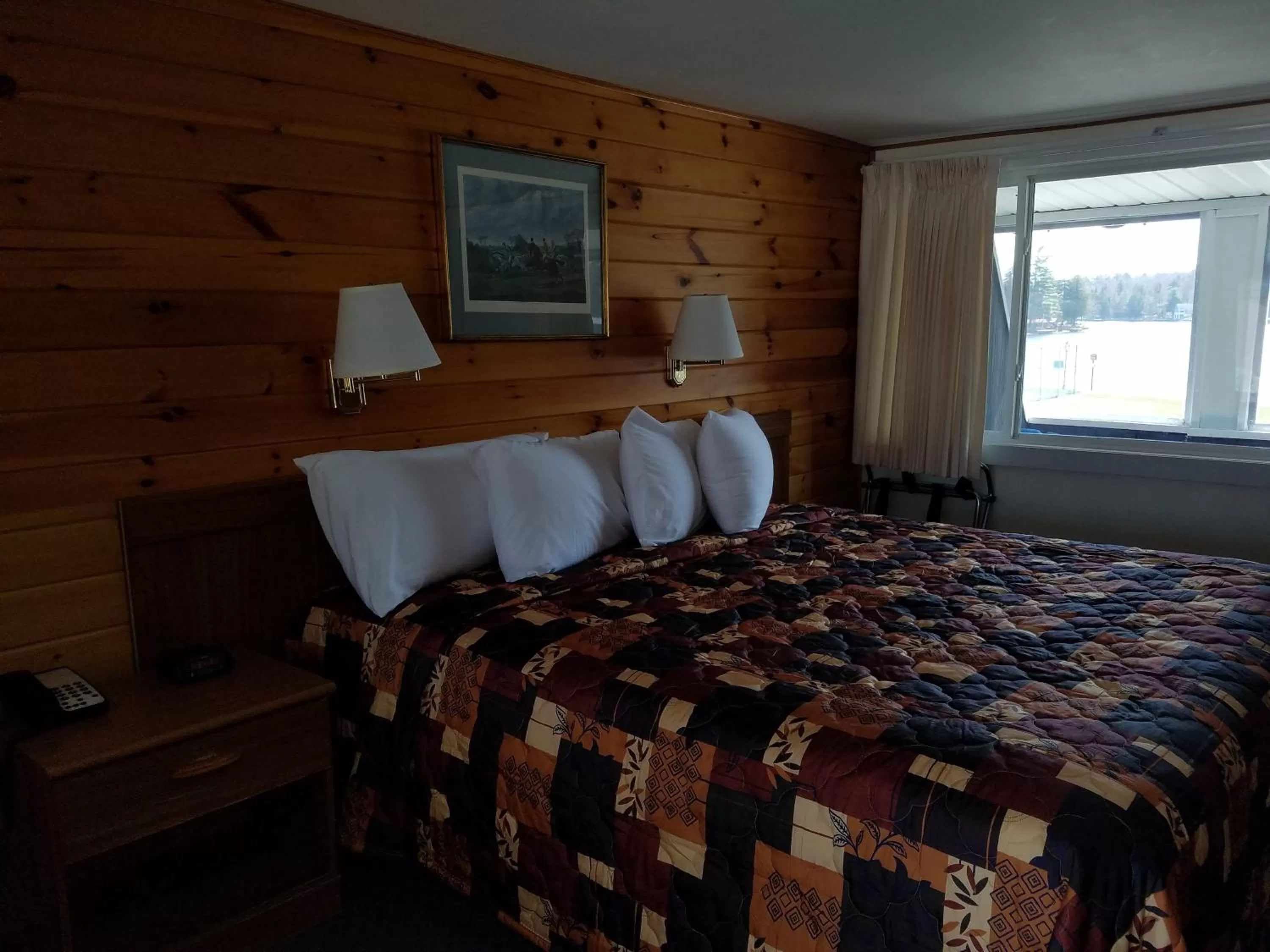 King Room with Lake View in Clark's Beach Motel