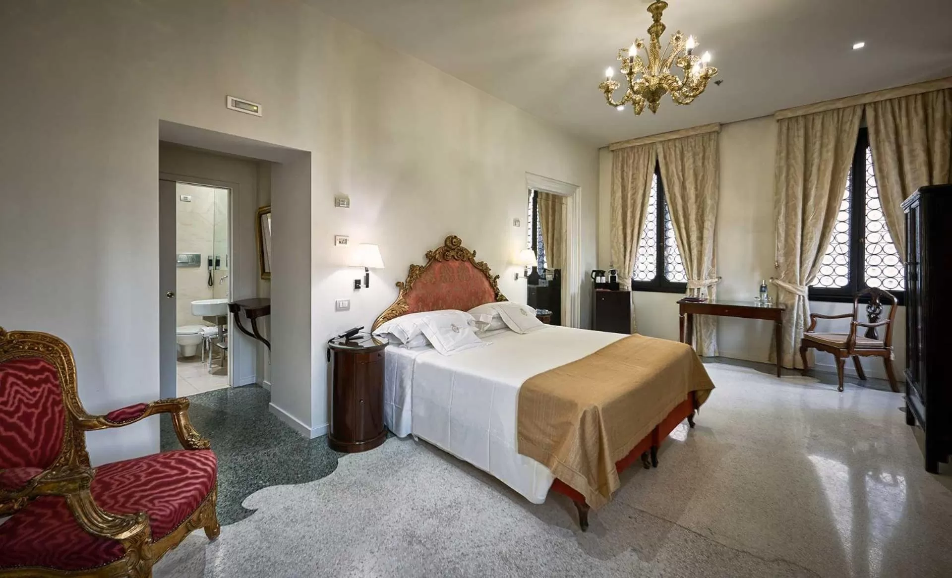 Junior Suite with Grand Canal View and Terrace in Ca' Nigra Lagoon Resort
