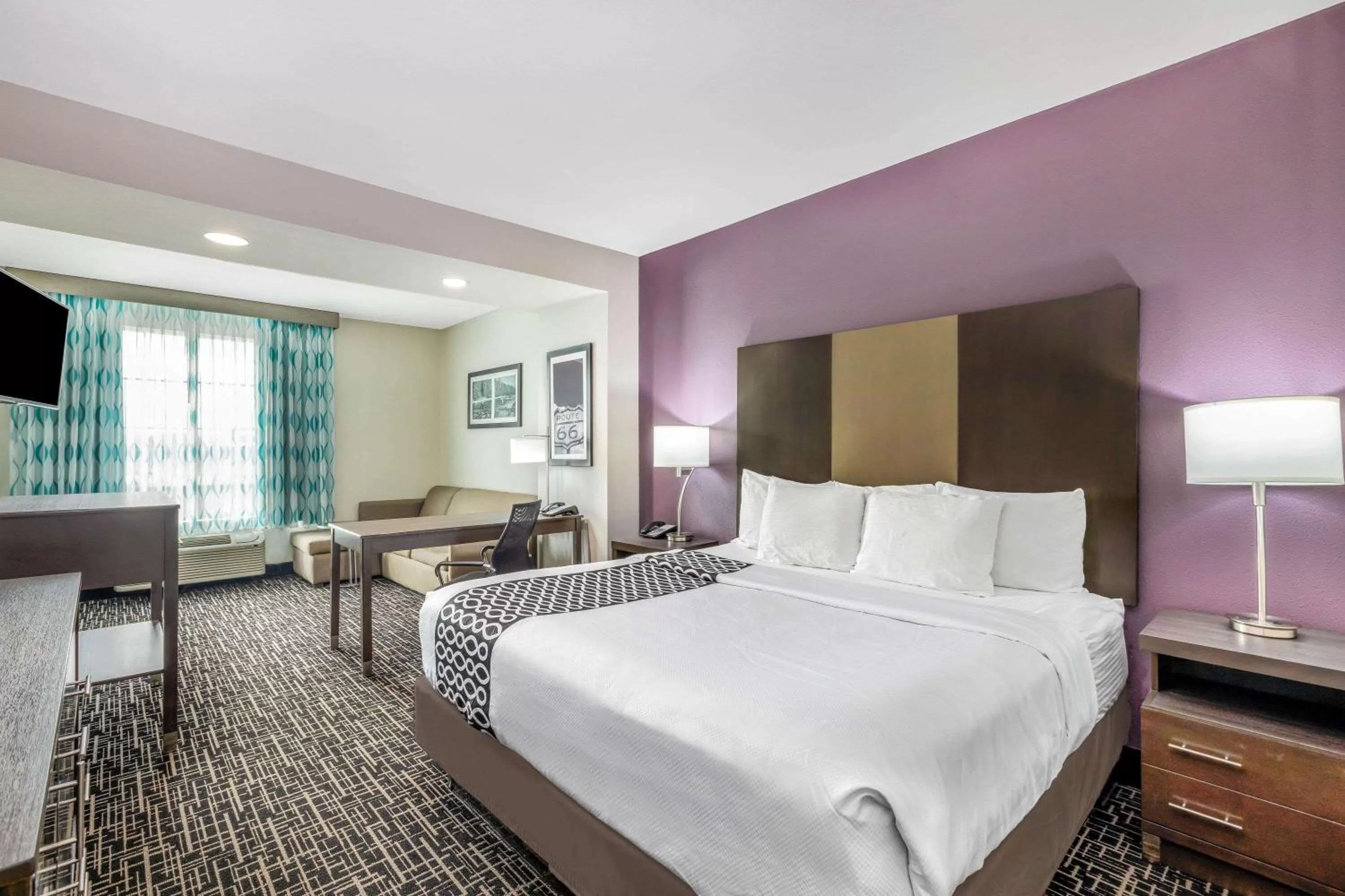 Deluxe King Room - Non-Smoking in La Quinta by Wyndham Claremore