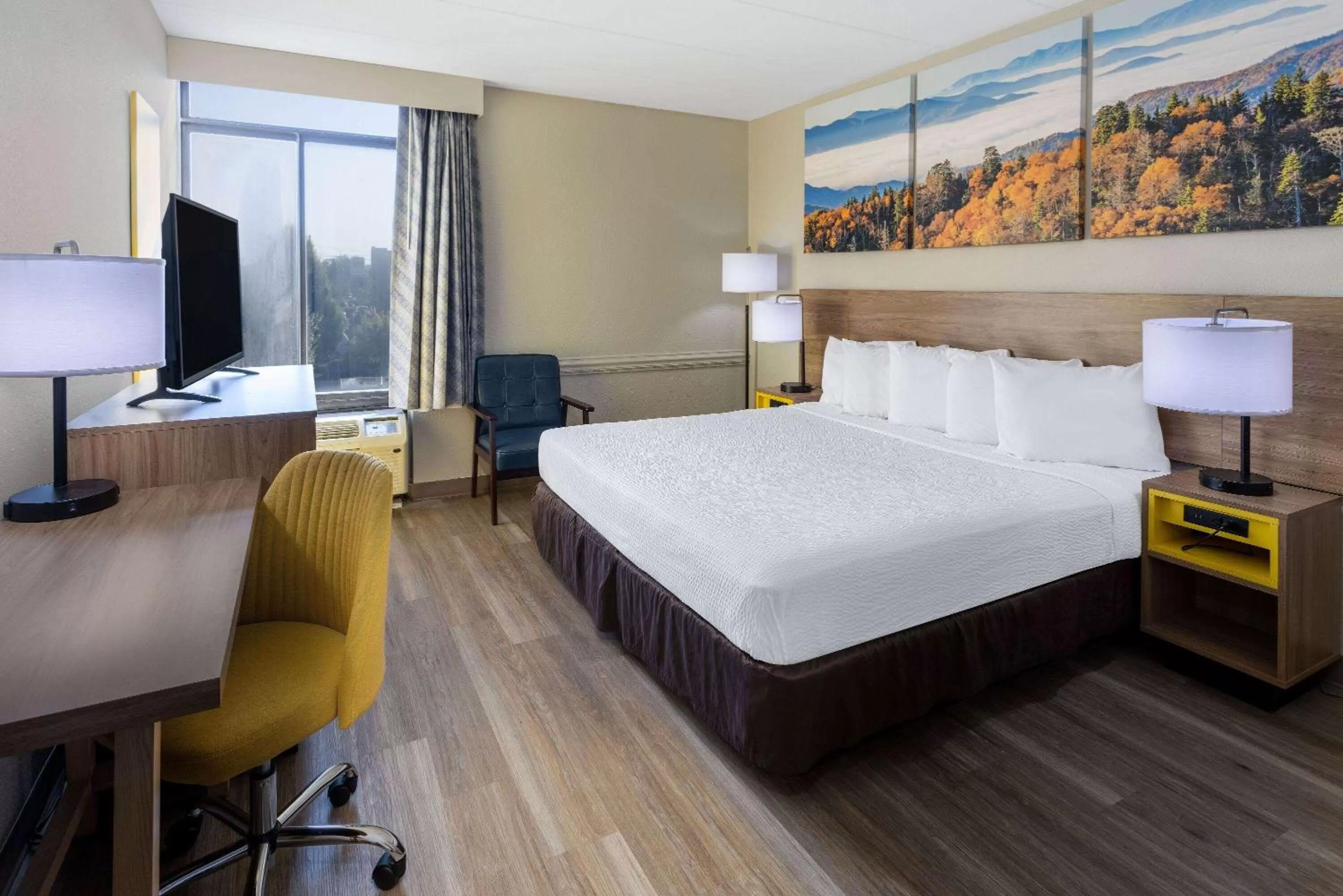 King Room - Non-Smoking in Days Inn by Wyndham Winchester