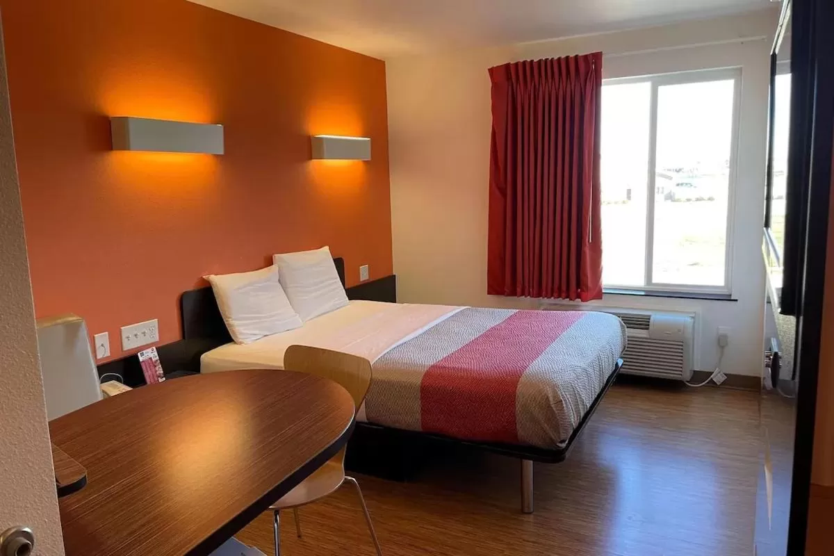 Queen Room - Non-Smoking in Baymont by Wyndham Williston