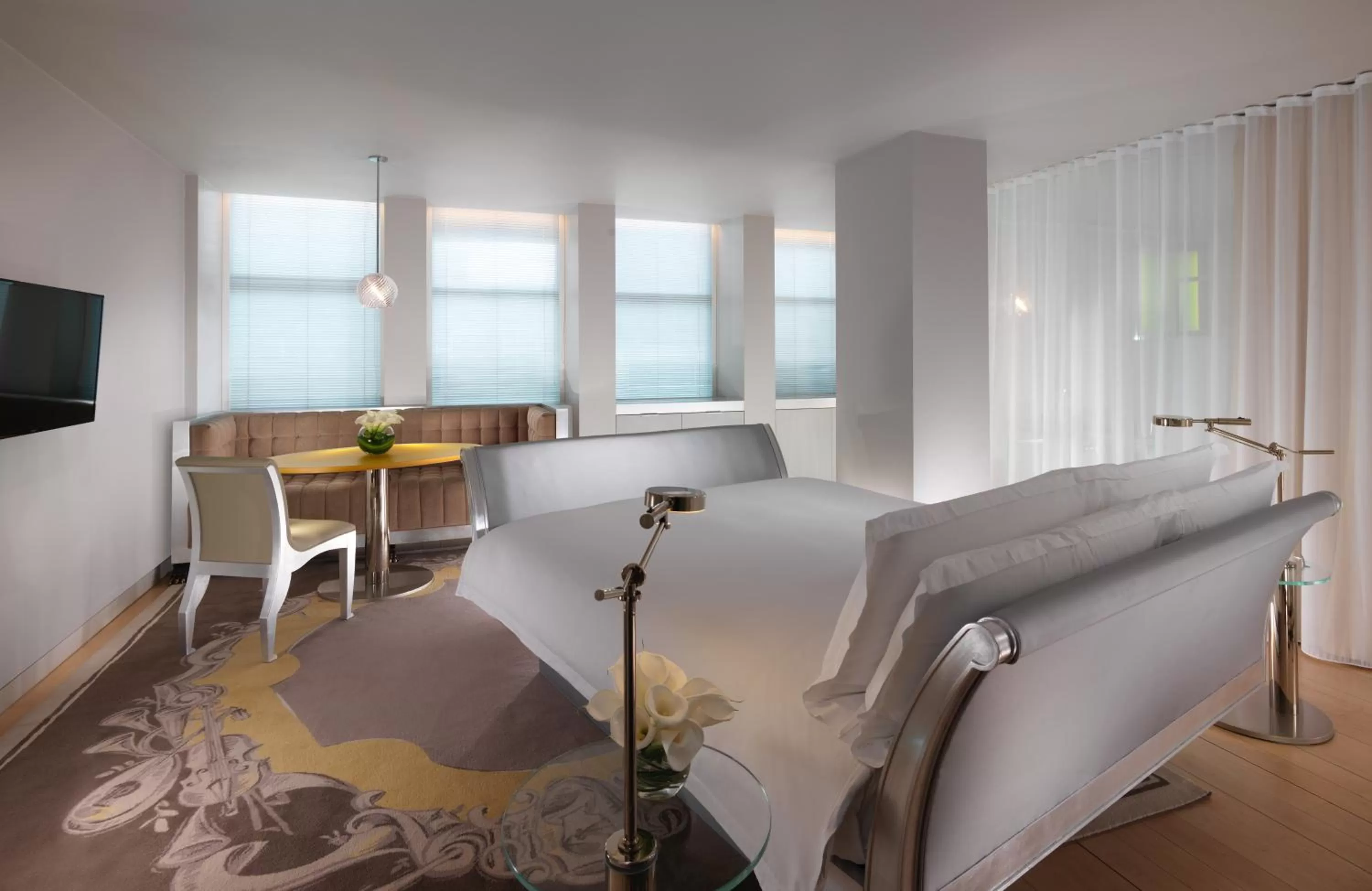 Deluxe King Room in Sanderson London