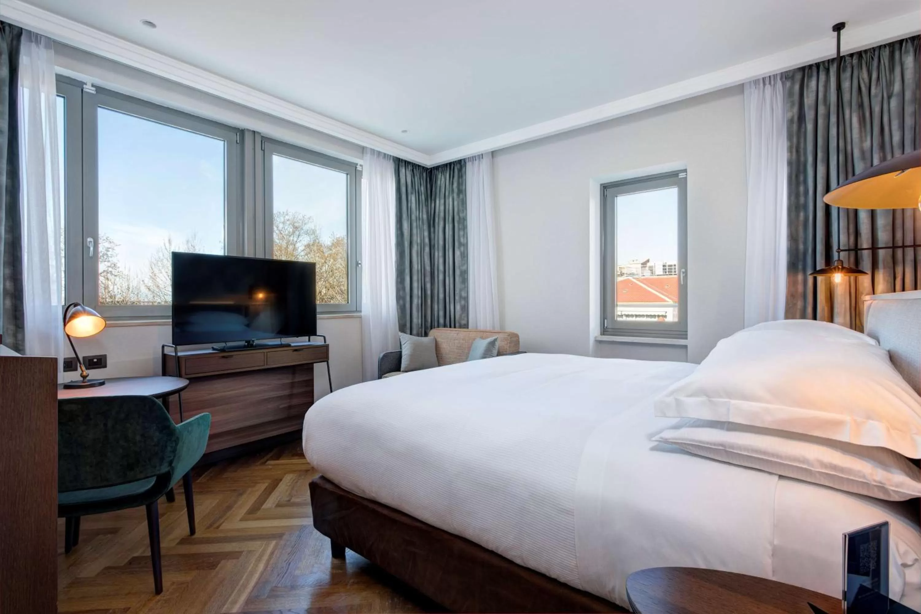 Deluxe King Room in DoubleTree By Hilton Rome Monti