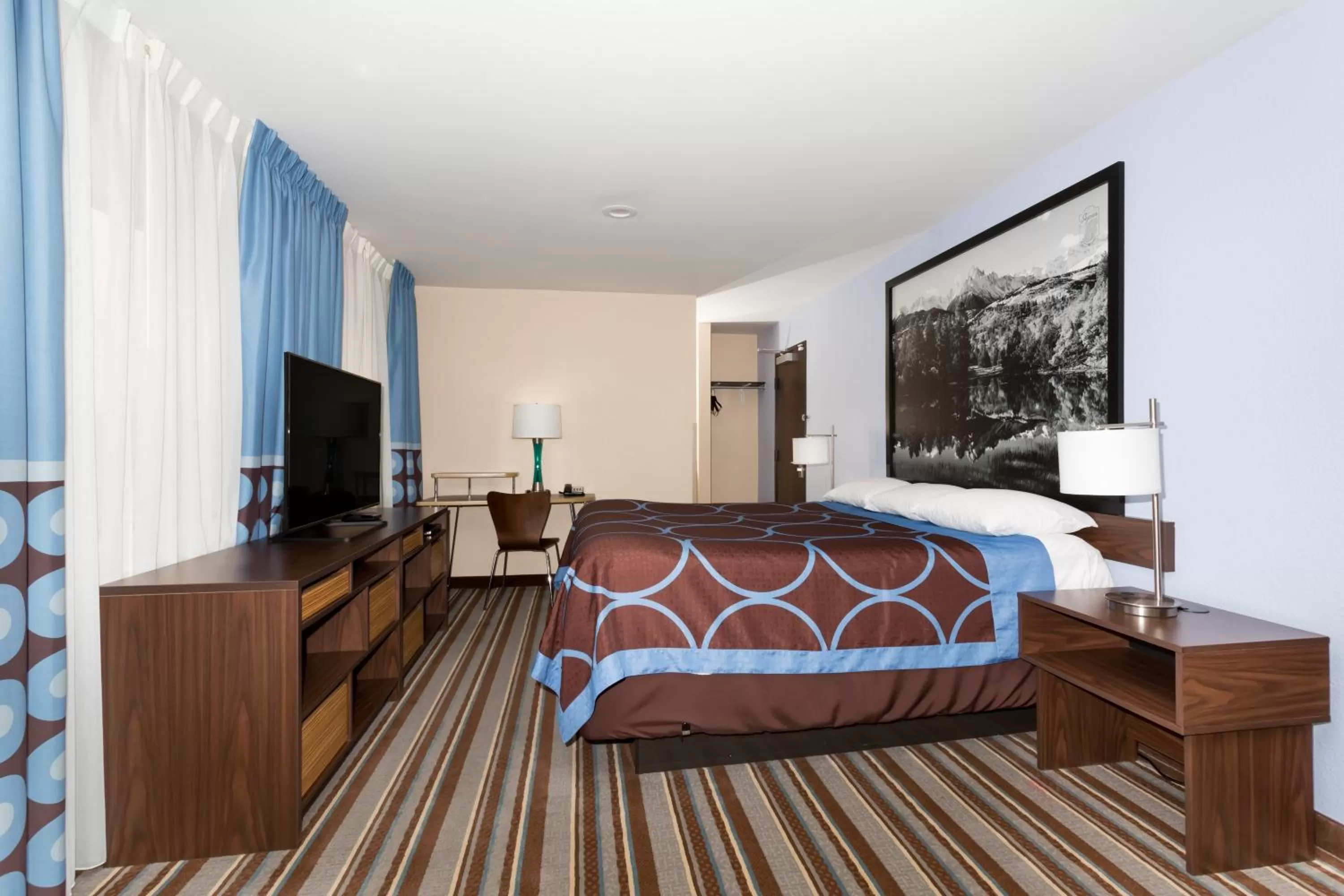 King Studio Suite - Non-Smoking in Super 8 by Wyndham Longmont/Twin Peaks