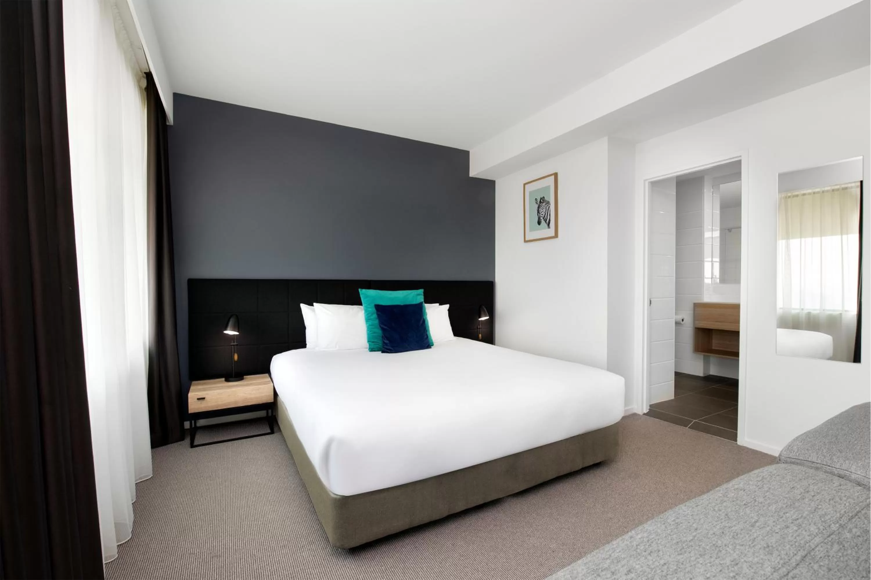 Deluxe One-Bedroom Suite in Mantra MacArthur Hotel