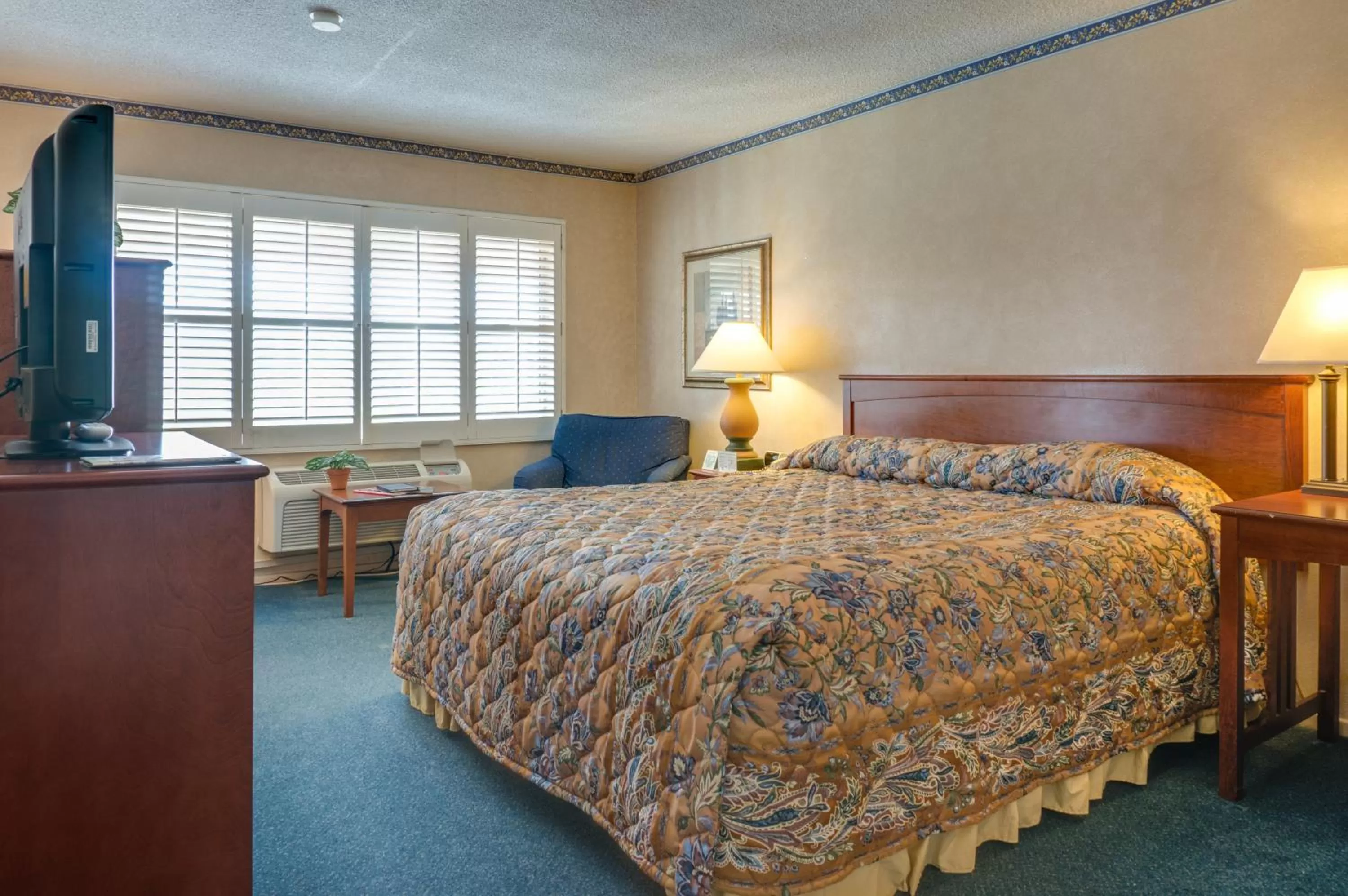 King Room in Saga Motor Hotel Pasadena