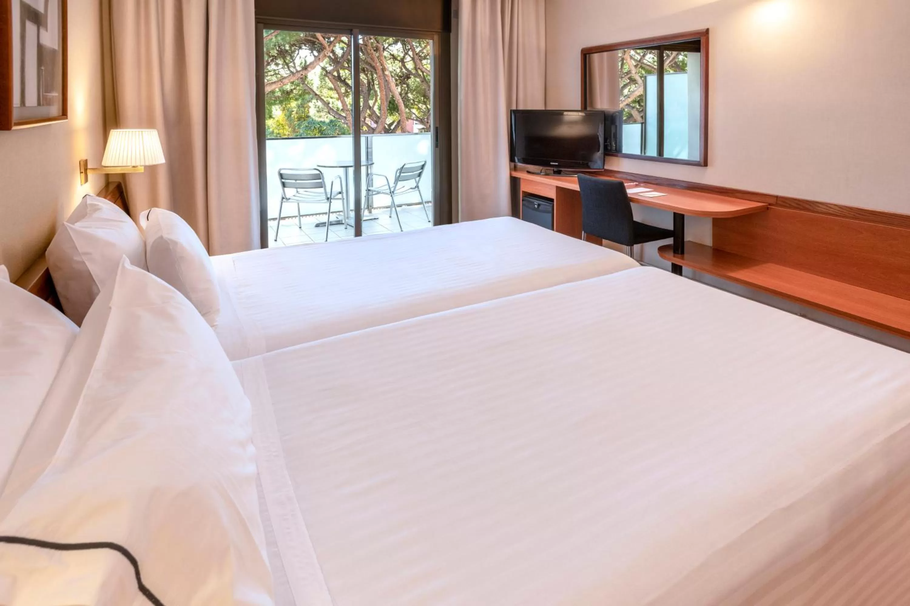 Double or Twin Room with Terrace in Ciudad de Castelldefels