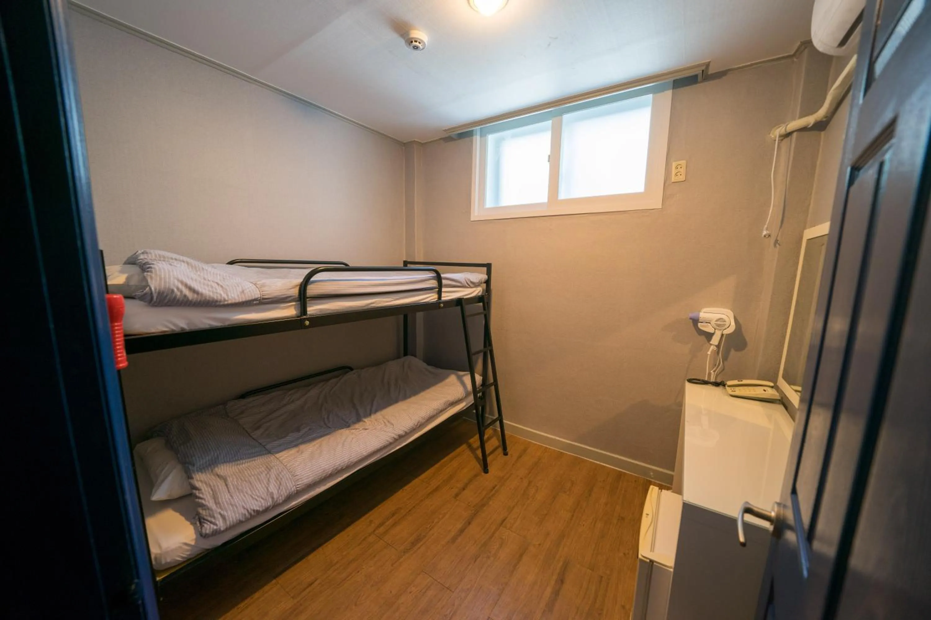 Twin Room with Bunk Bed in Beewon Guesthouse