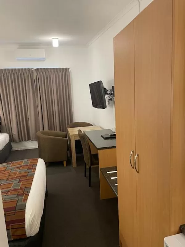 Deluxe Twin Room in William Dutton Motel