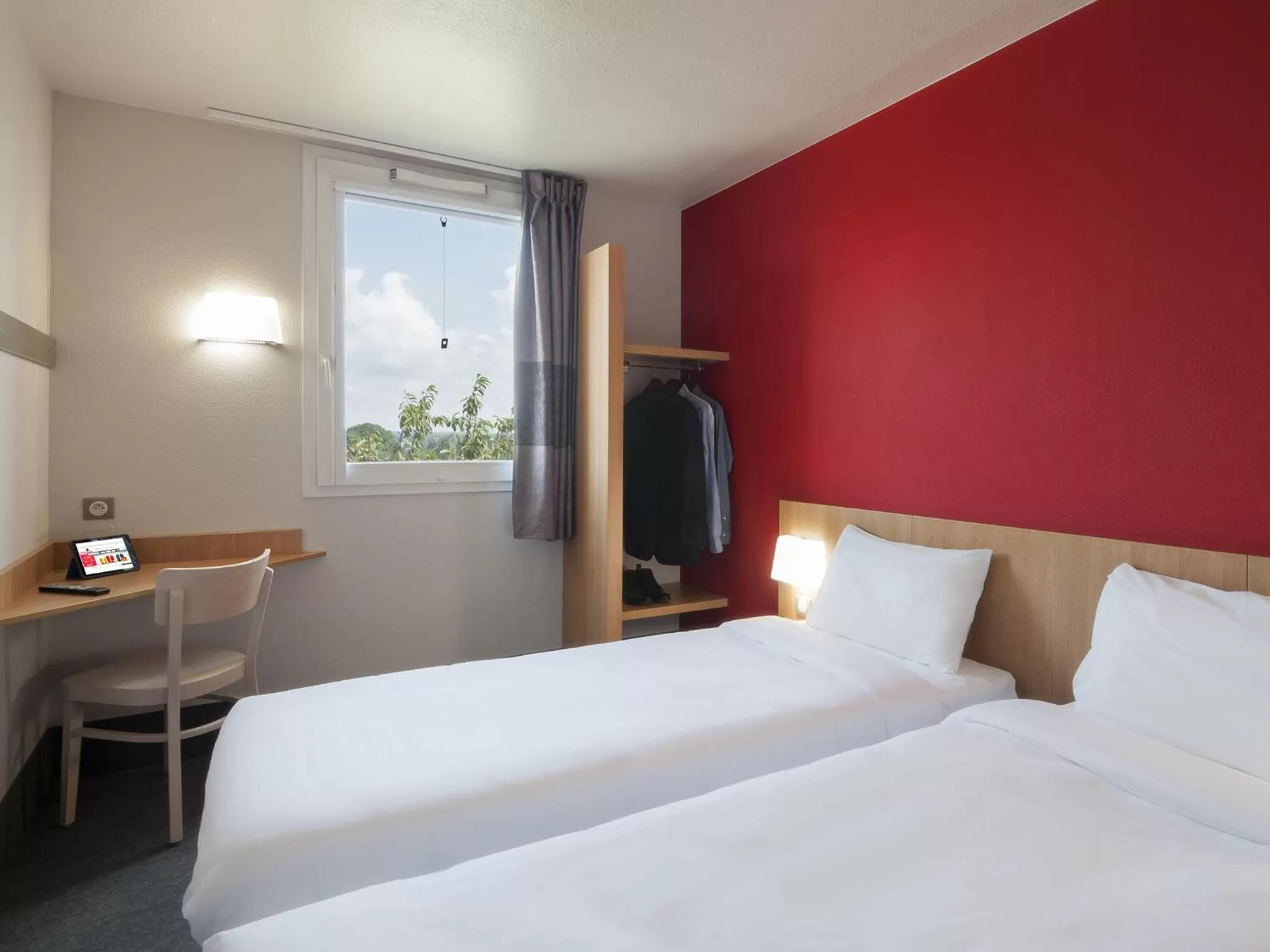 Twin Room in B&B HOTEL Paray-le-Monial