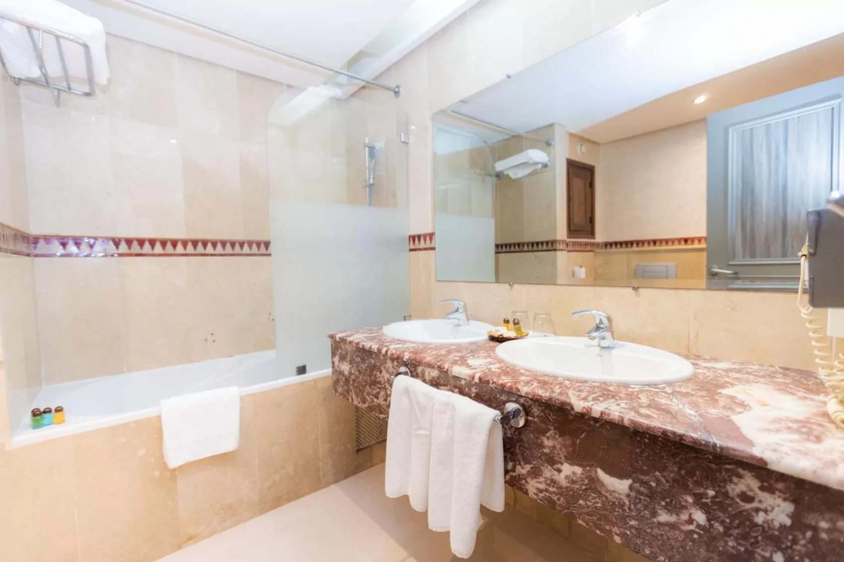 Triple Room in Prince de Paris