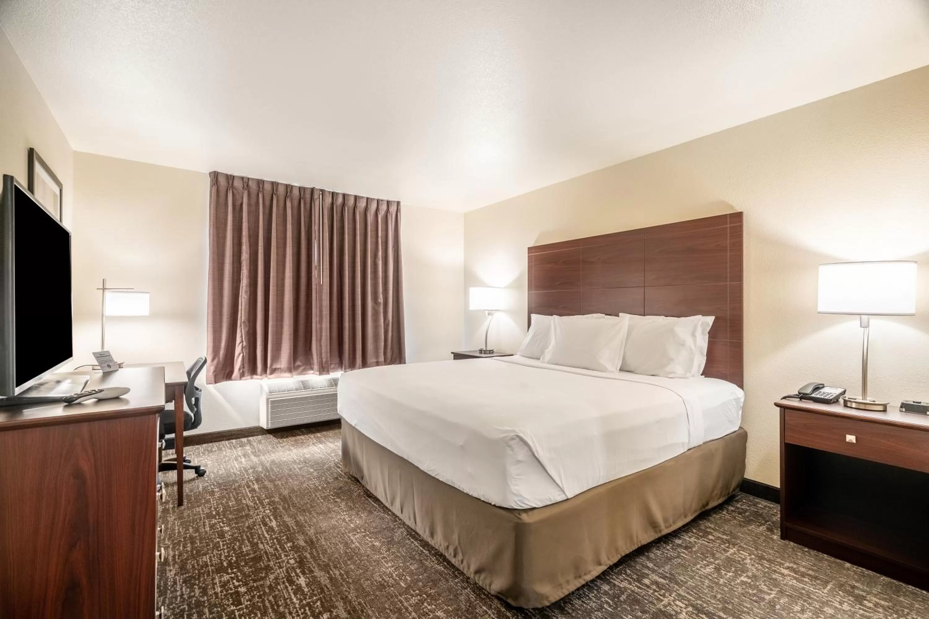 King Room in Cobblestone Hotel & Suites - Newport