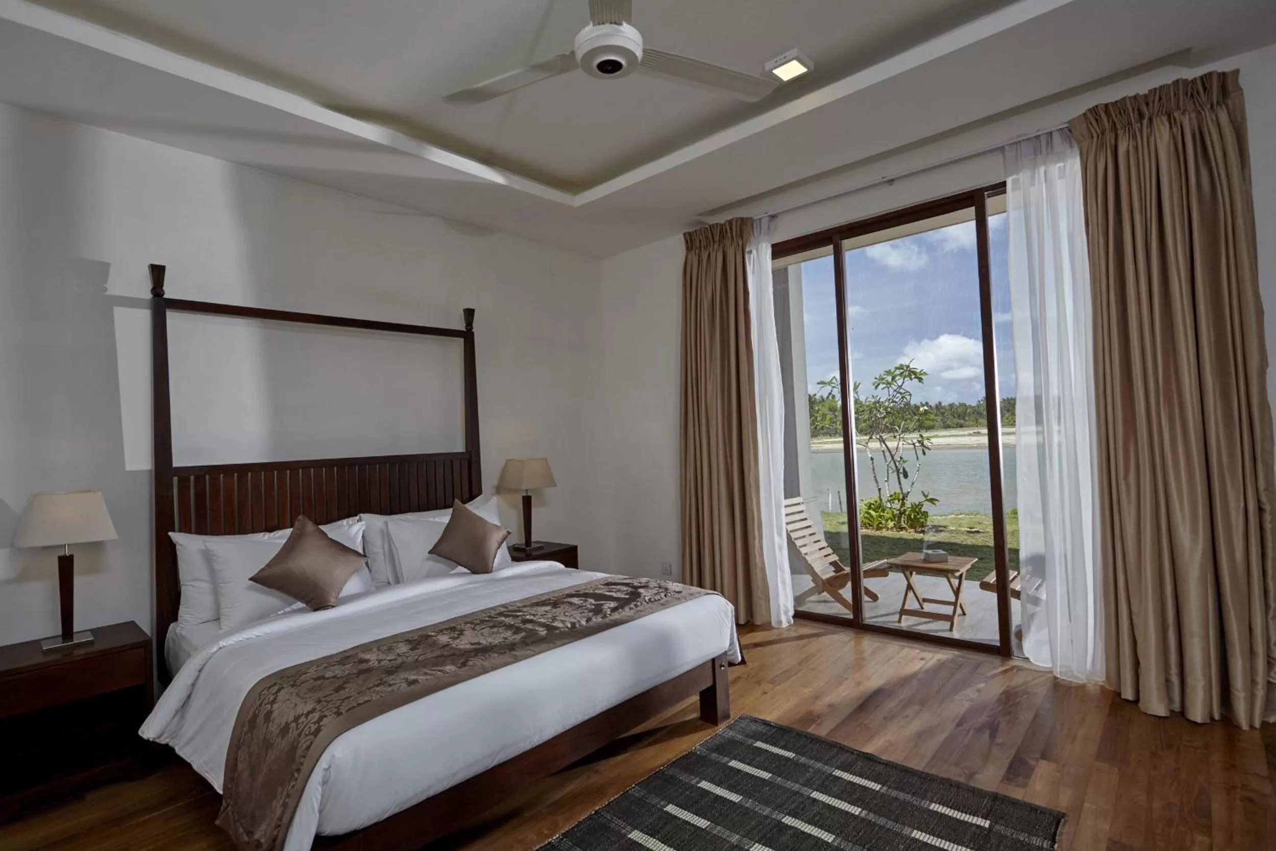 Junior Suite with Bath in Amaranthe Bay Resort & Spa