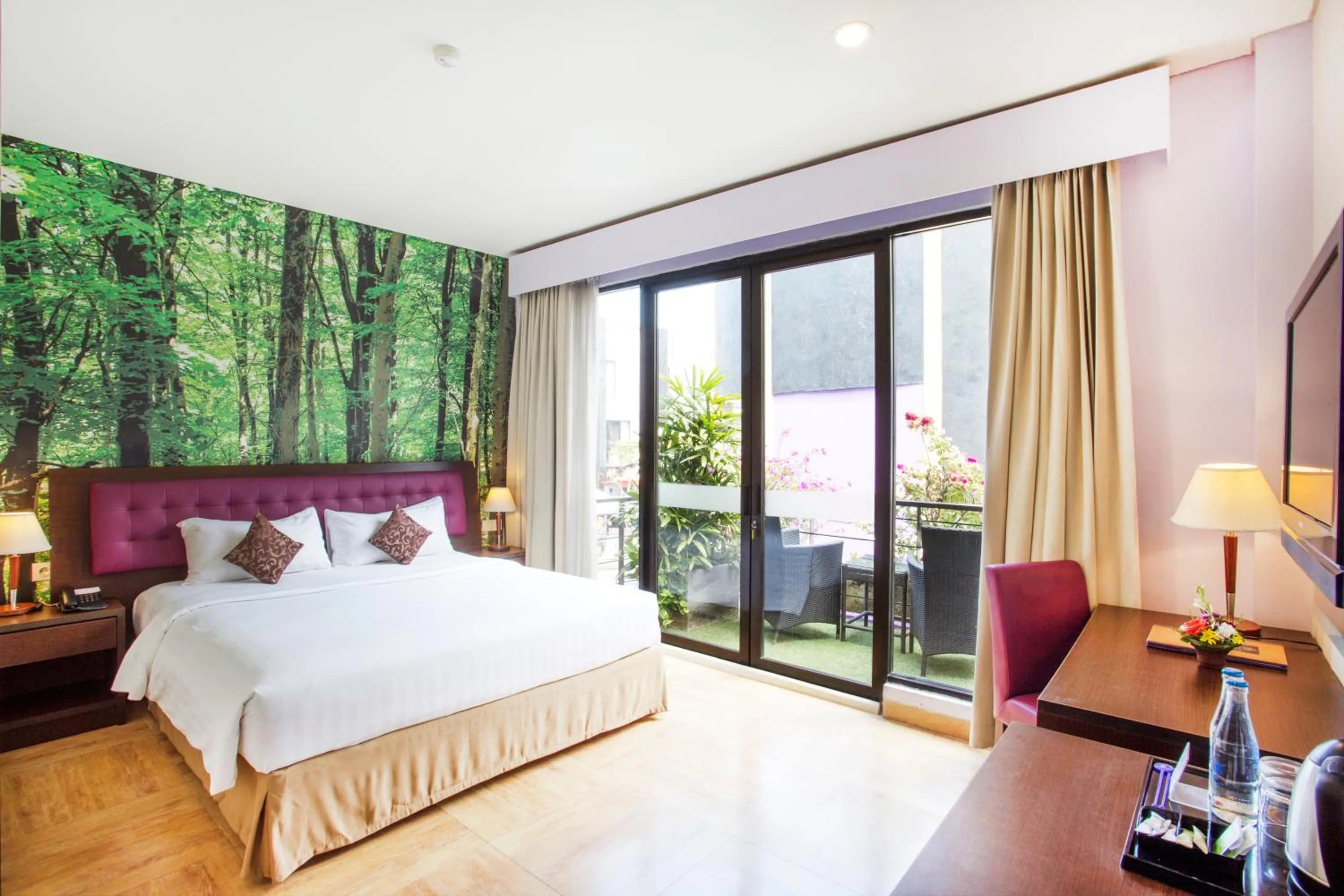 Deluxe Room with 1 Bottle of Wine in Kuta Central Park Hotel