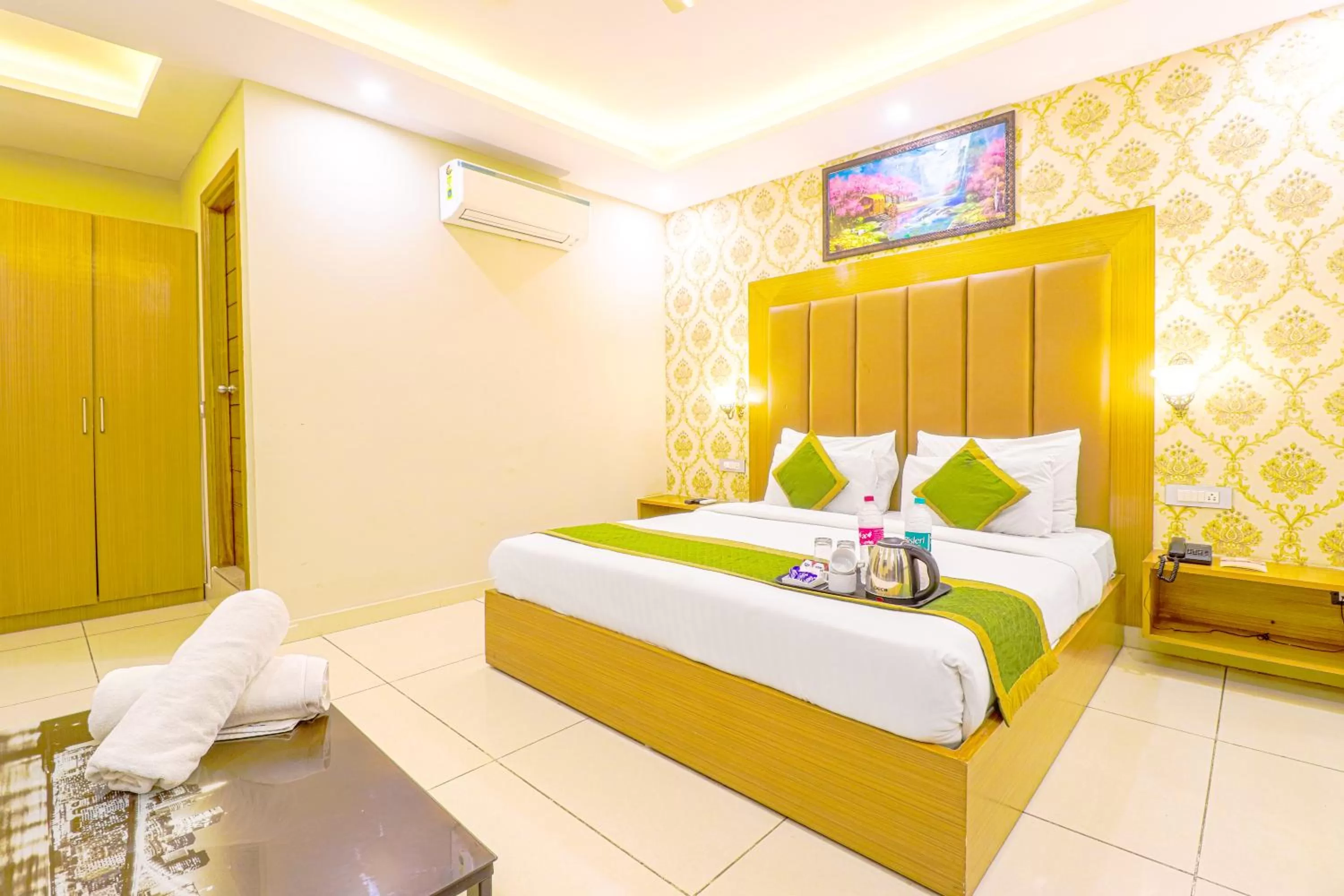 Deluxe Double Room in The Glory Hotel