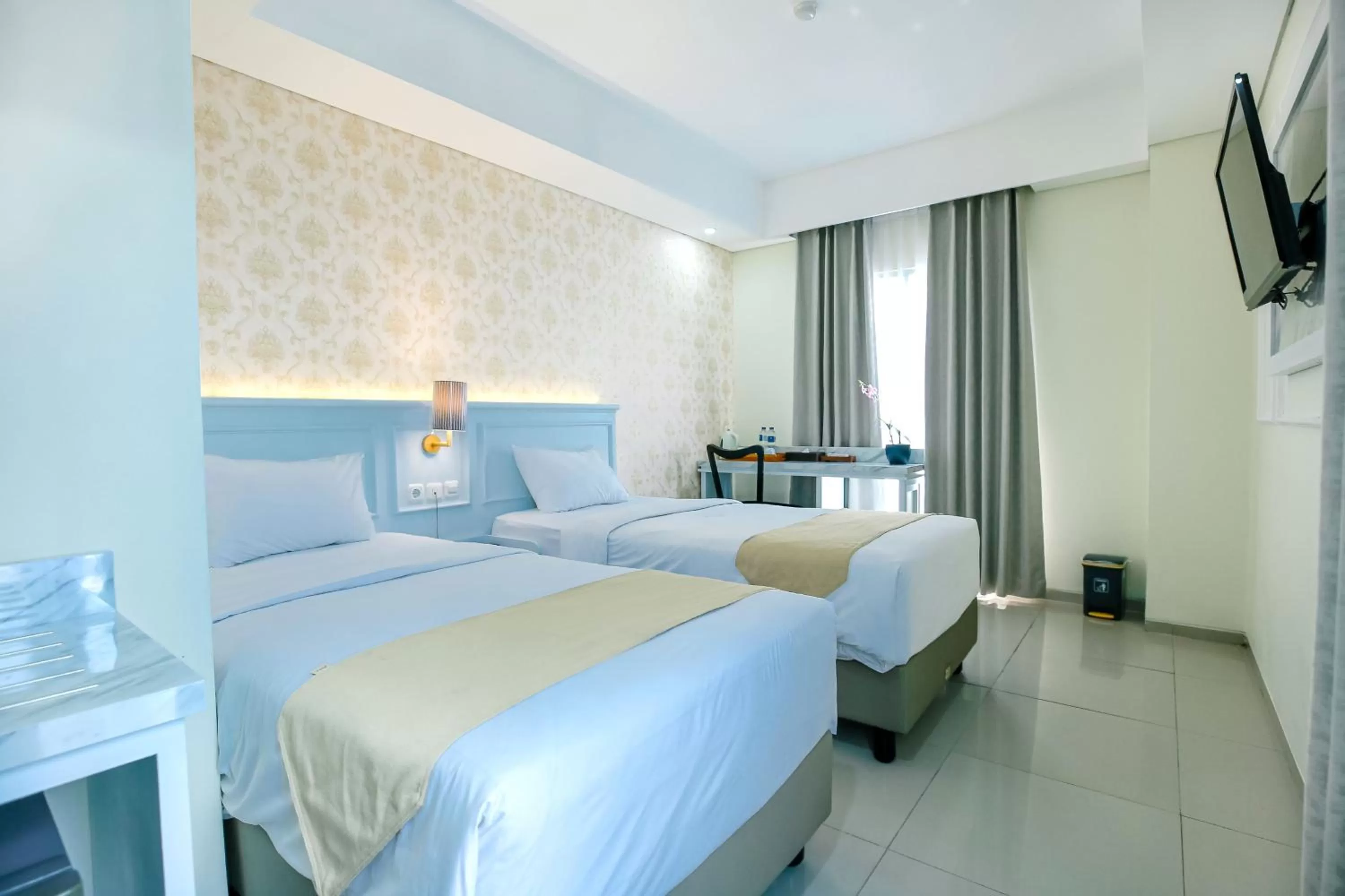 Superior Twin Room in The Cube Hotel Malioboro, Azana Hotels Collection