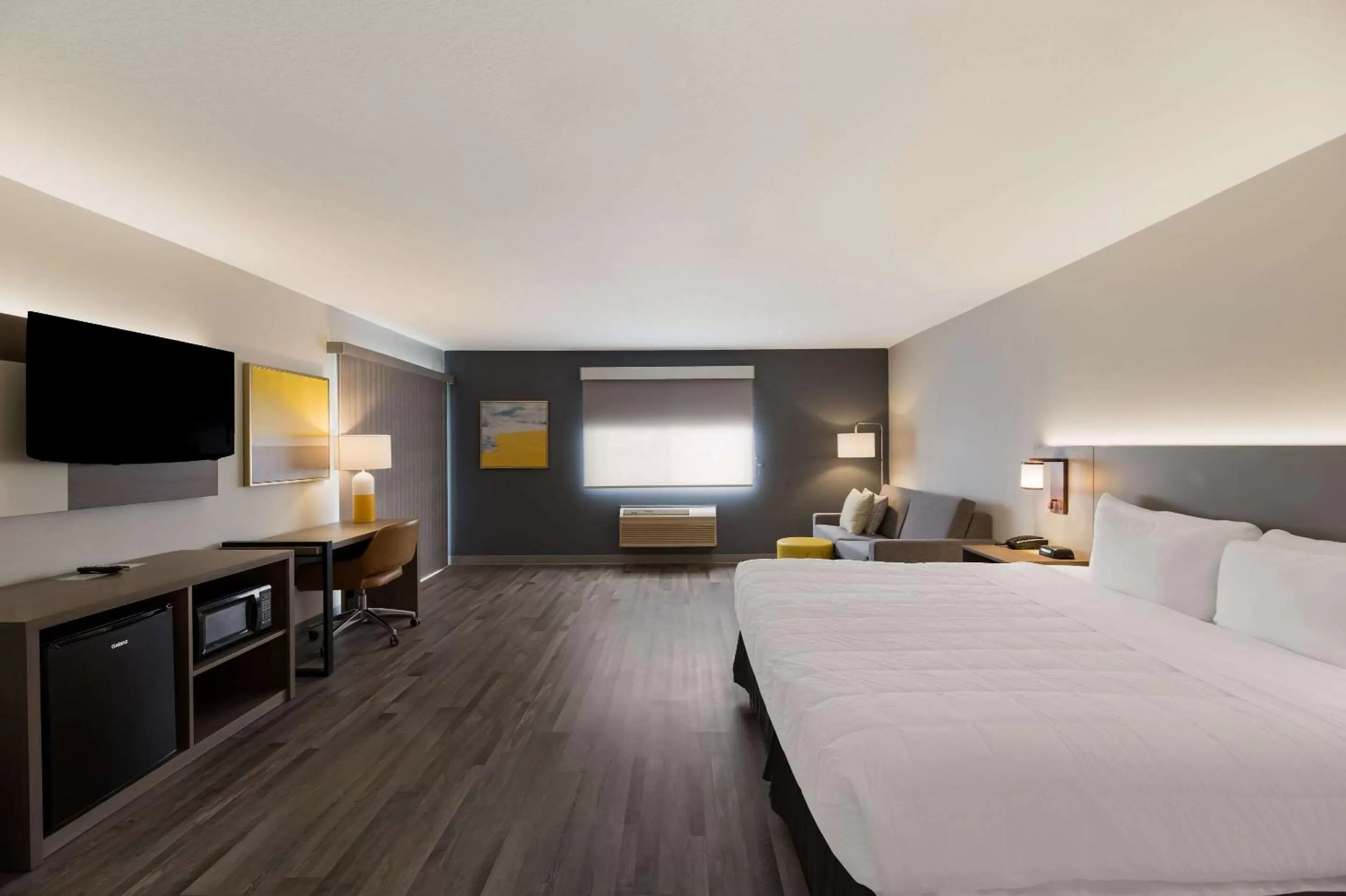 King Suite - Non Smoking in Quality Inn & Suites Artesia