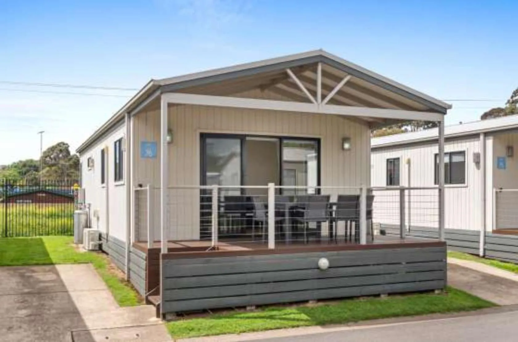 Deluxe Cabin in Discovery Parks - Geelong