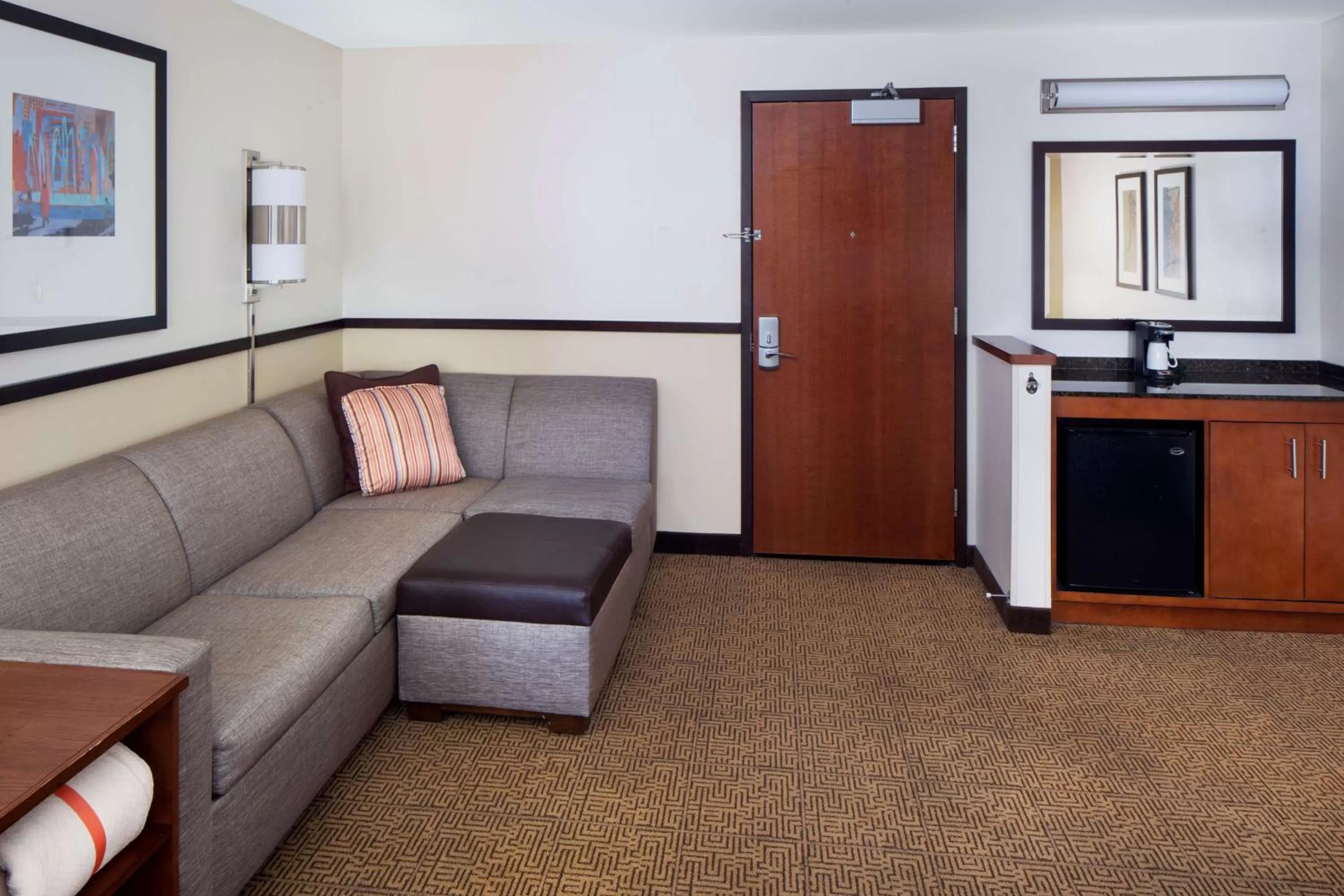 King Room with Sofa Bed and Accessible Tub - Disability Access in Hyatt Place Phoenix/ Mesa