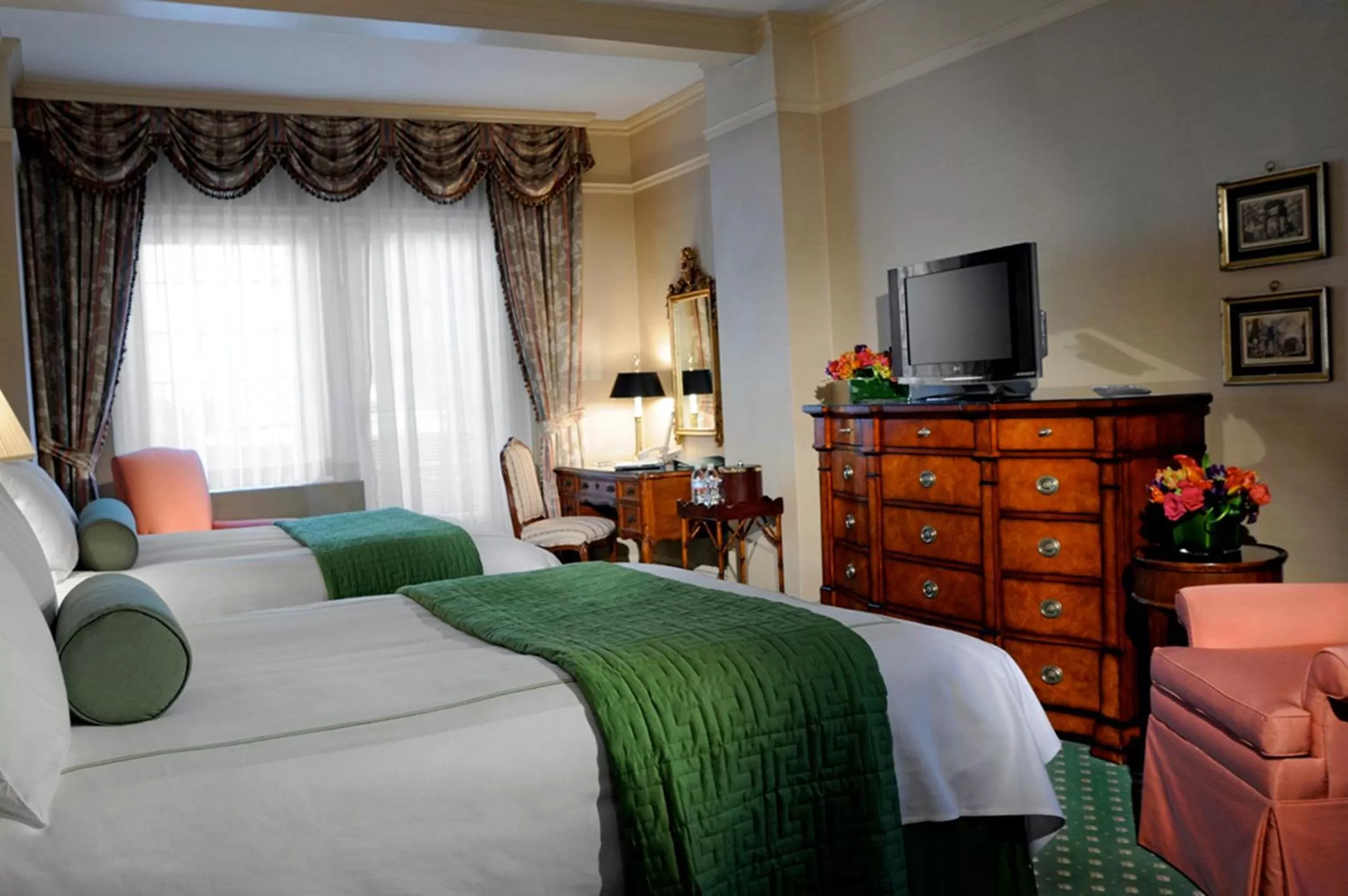 Deluxe Double Room with Two Double Beds in Hotel Elysee by Library Hotel Collection
