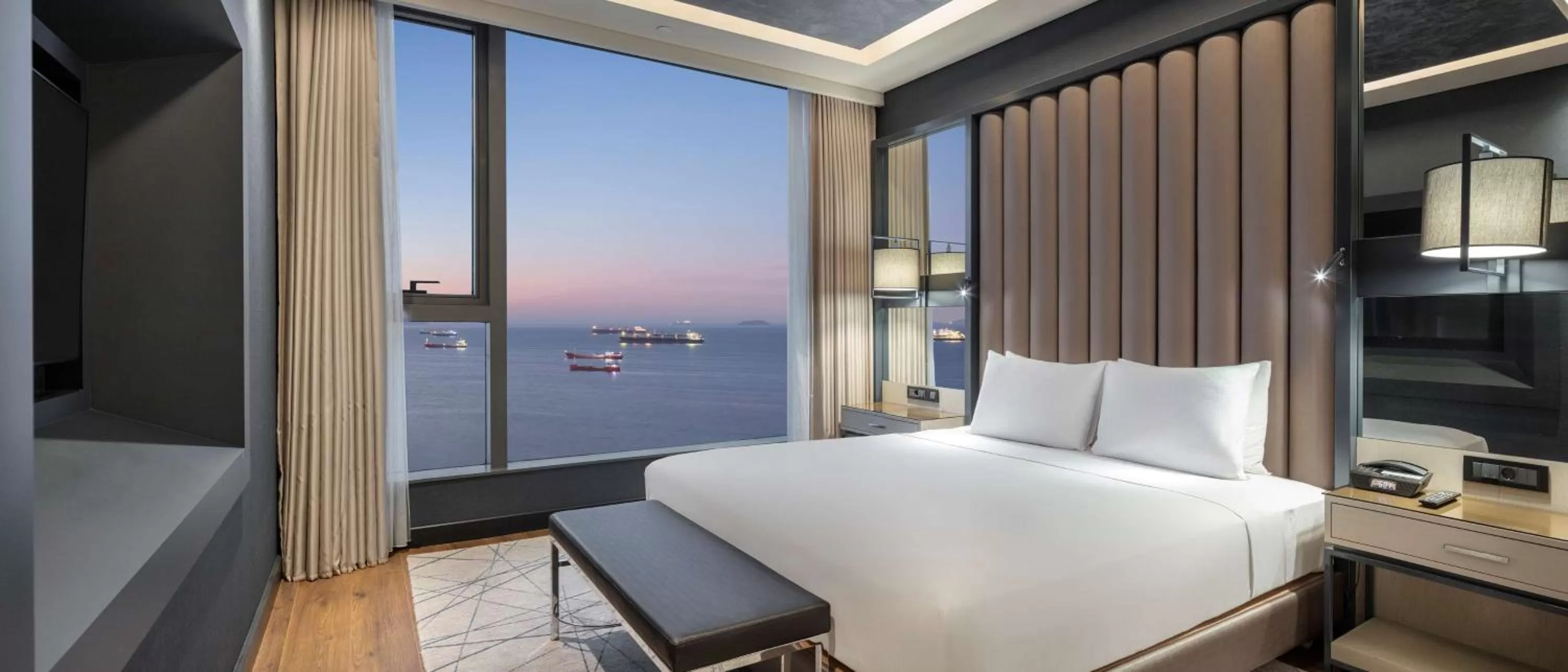 Grand Deluxe Suite With Sea View And Executive Lounge Access in Hilton Istanbul Bakirkoy