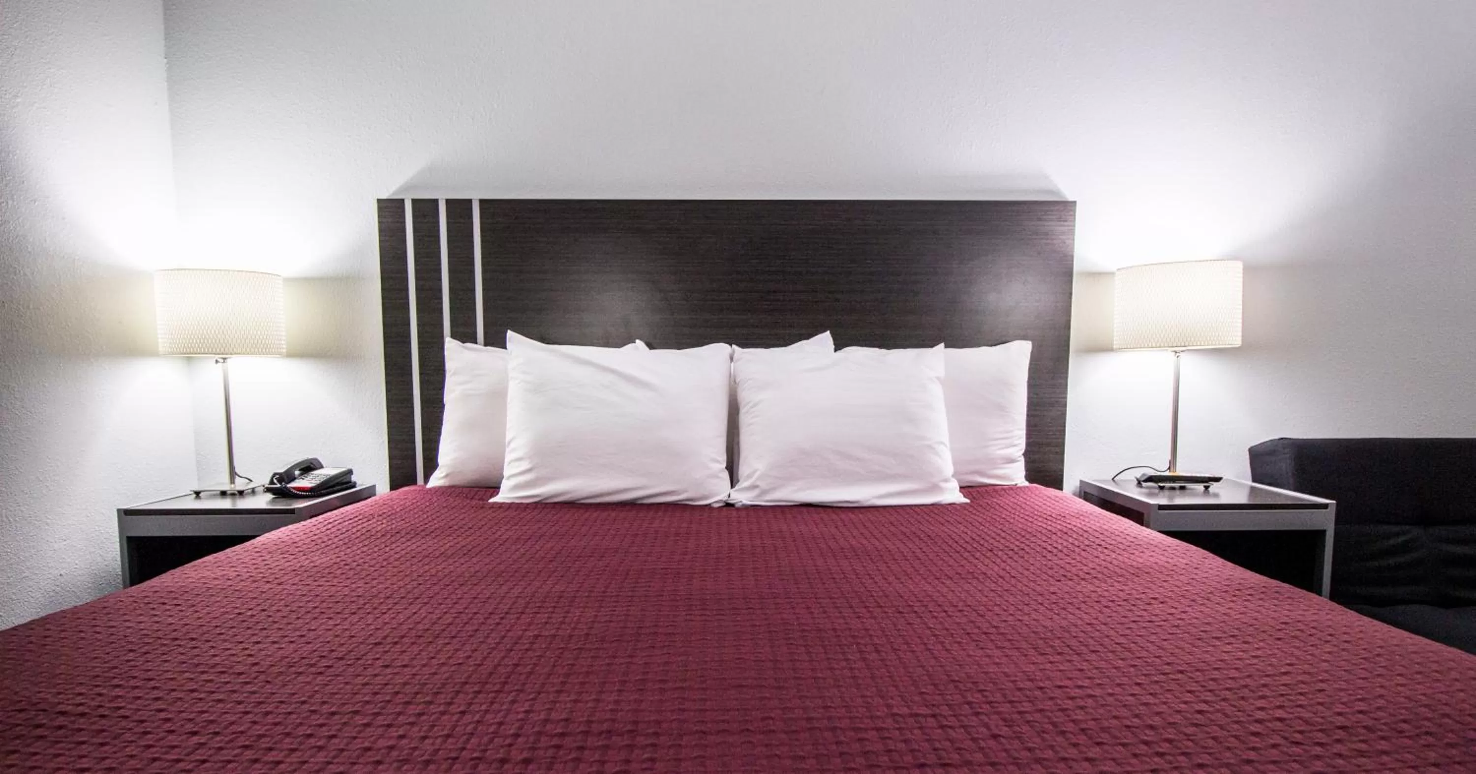 King Room - Non-Smoking in Brick Lodge Atlanta/Norcross