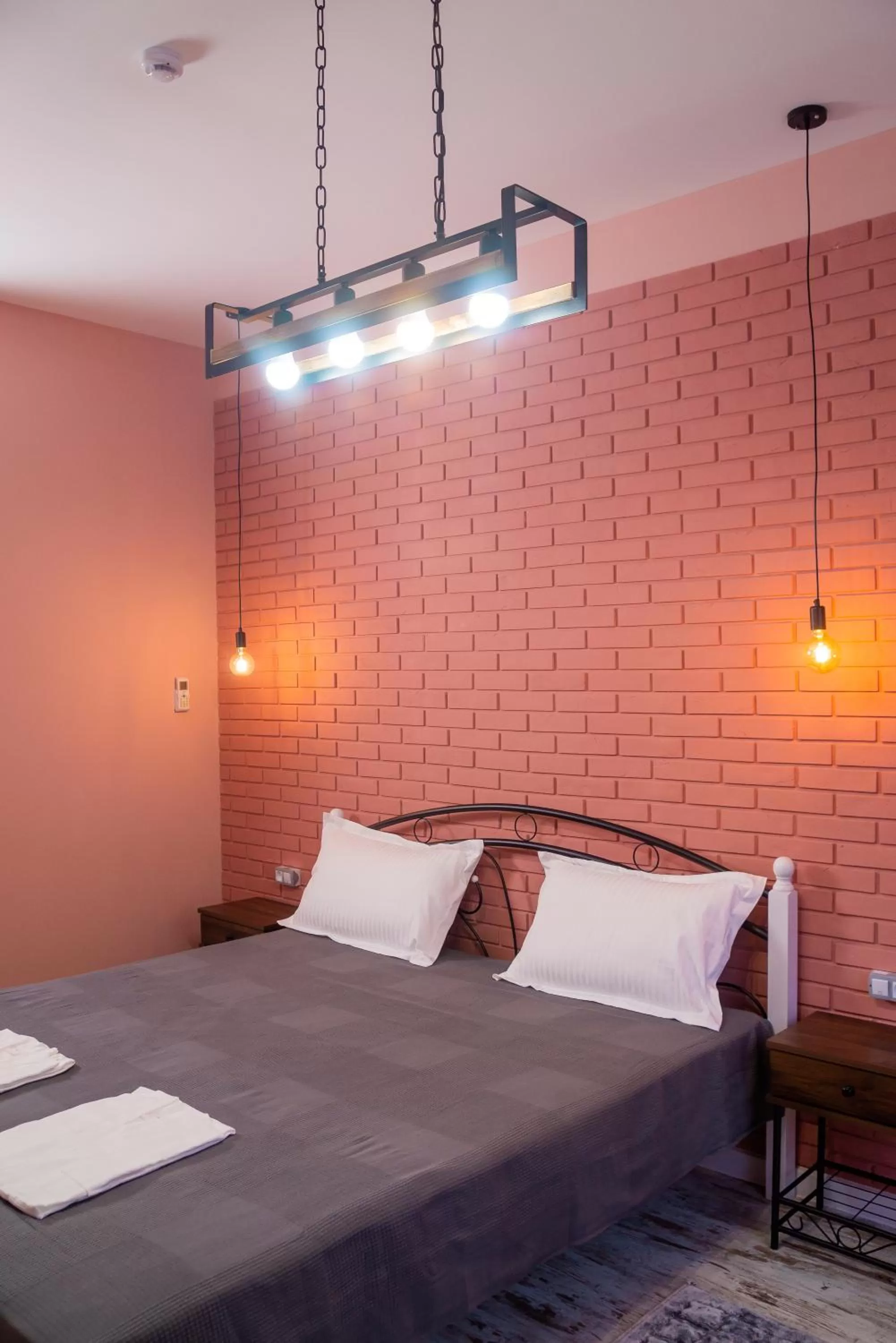 Twin Room in Hi hotel