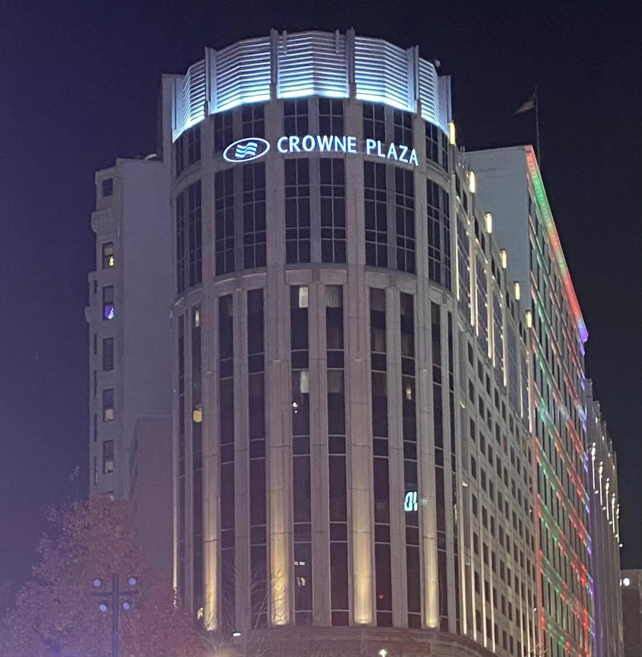 Crowne Plaza Cleveland at Playhouse Square by IHG