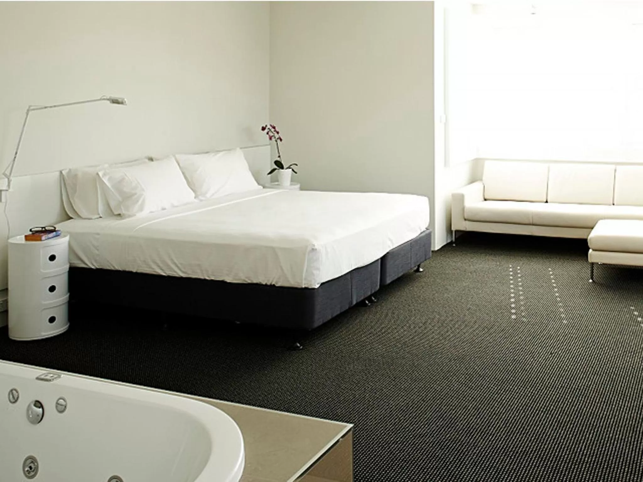 Luxury King Suite with Bath -Adults Only in The Horatio Motel Mudgee