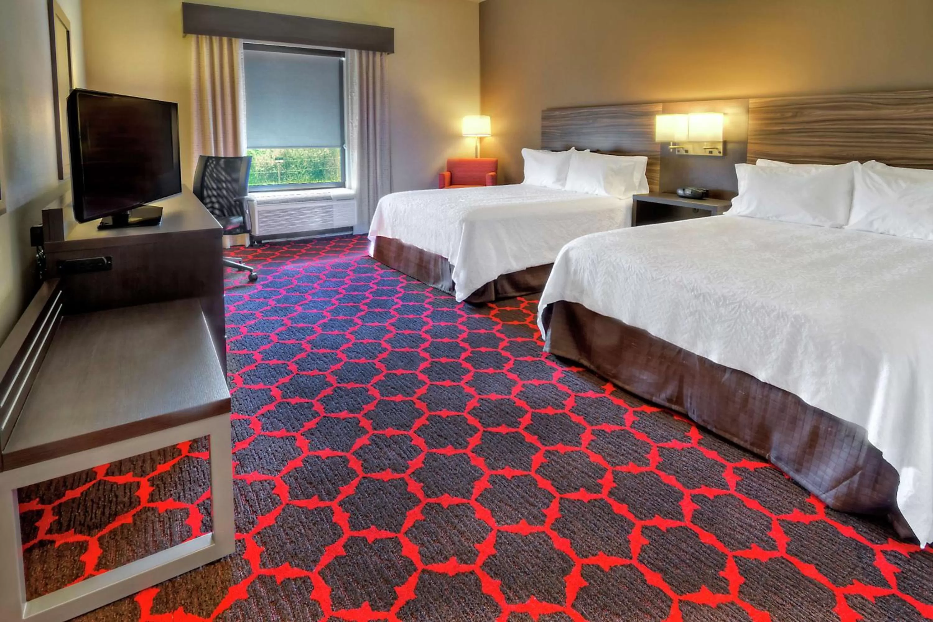 Queen Room with Two Queen Beds - Mobility and Hearing Access/Non-Smoking in Hampton Inn Cookeville