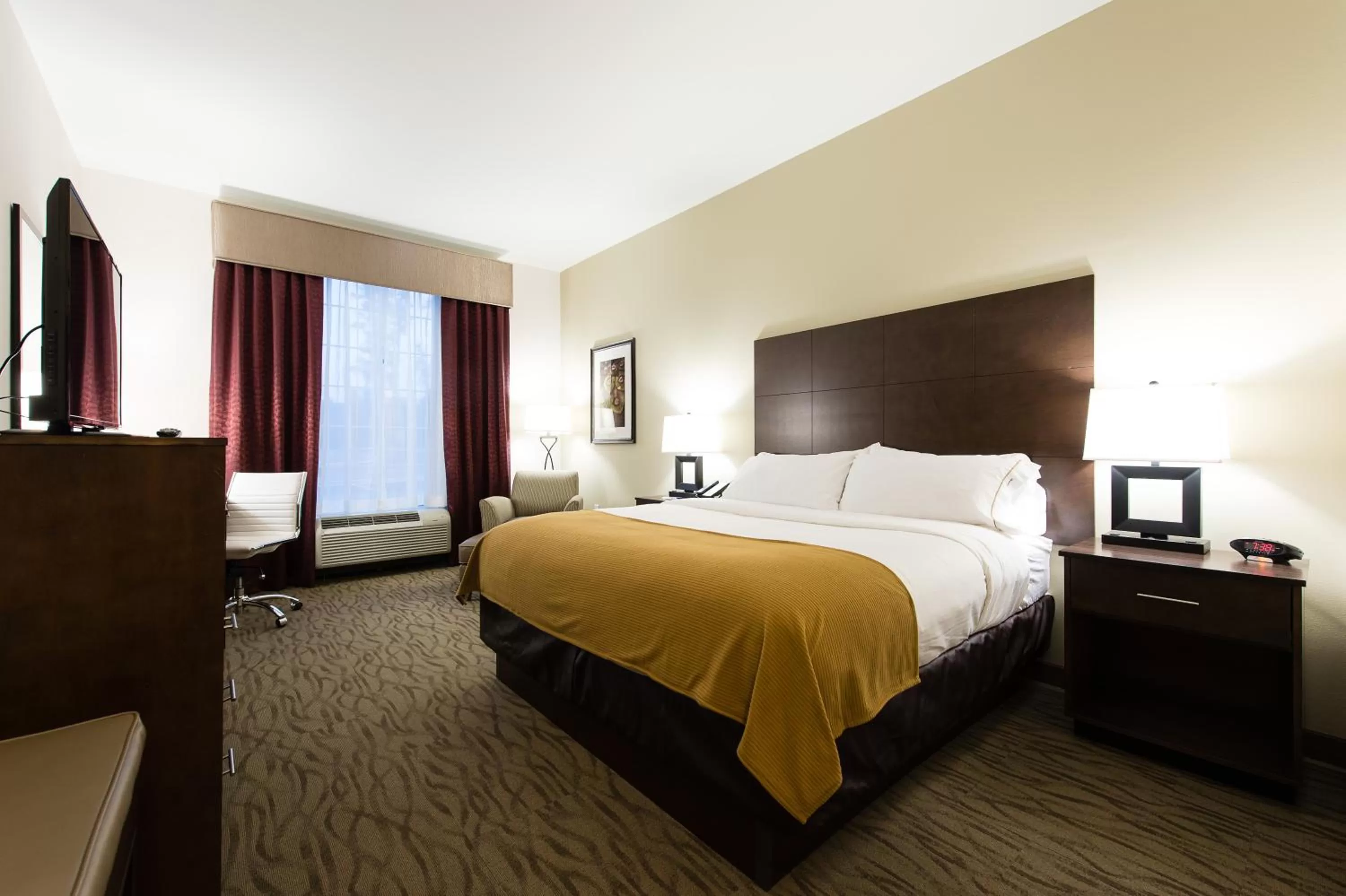 Holiday Inn Express & Suites Aiken by IHG