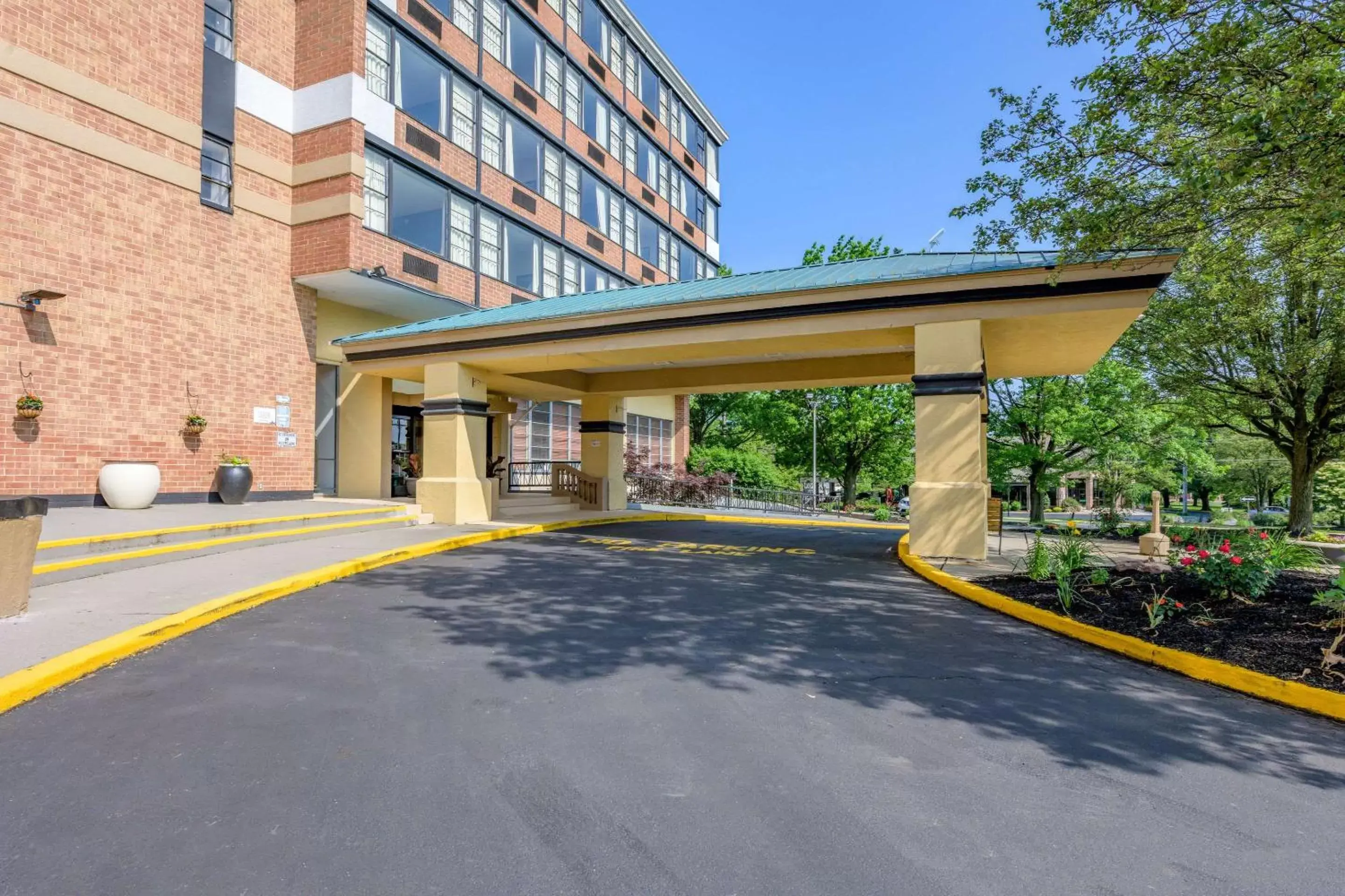 Inn at Lebanon - Hershey & Manheim area Inn at Lebanon - Hershey & Manheim area