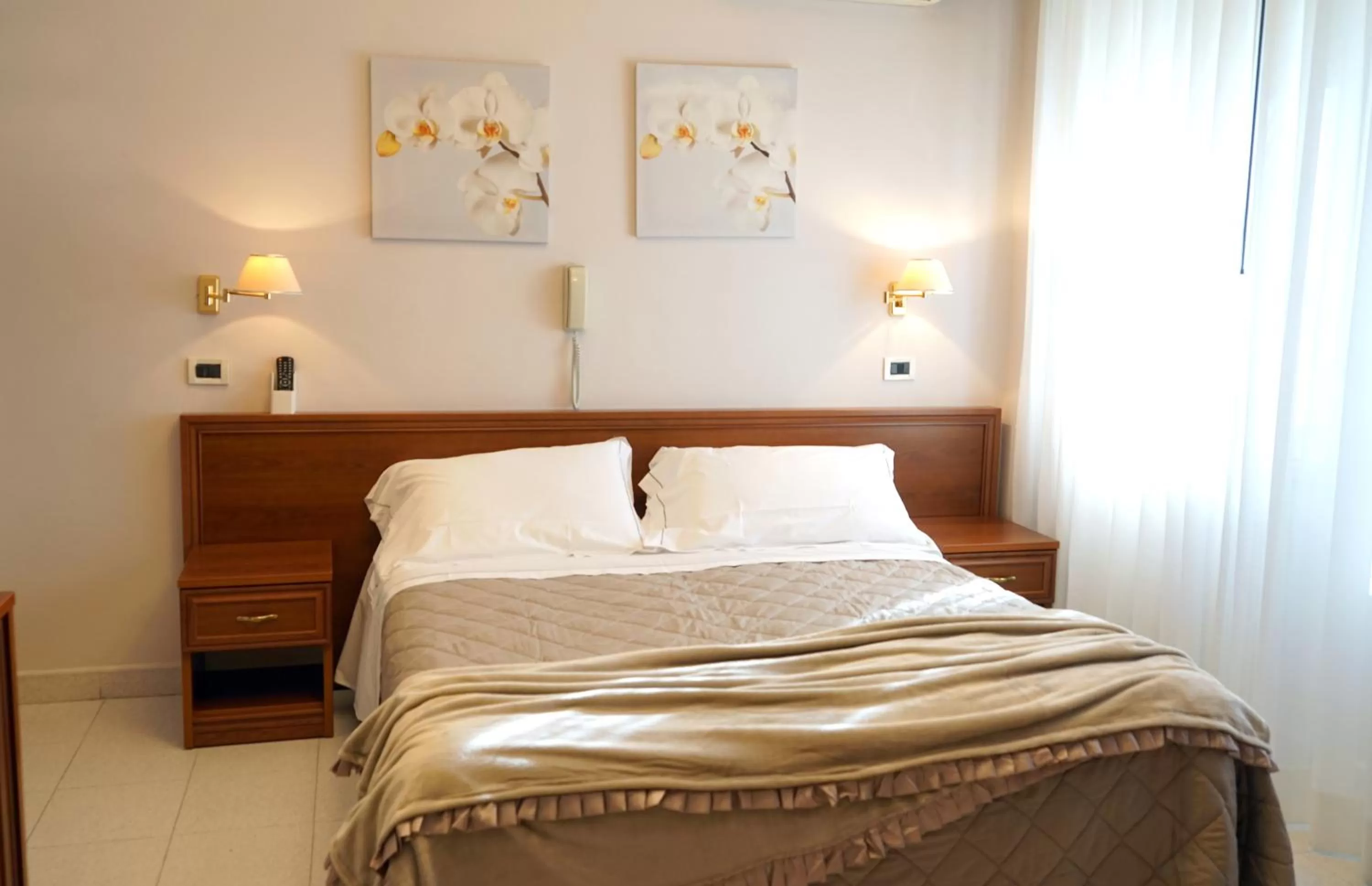 Double Room in Hotel Marconi